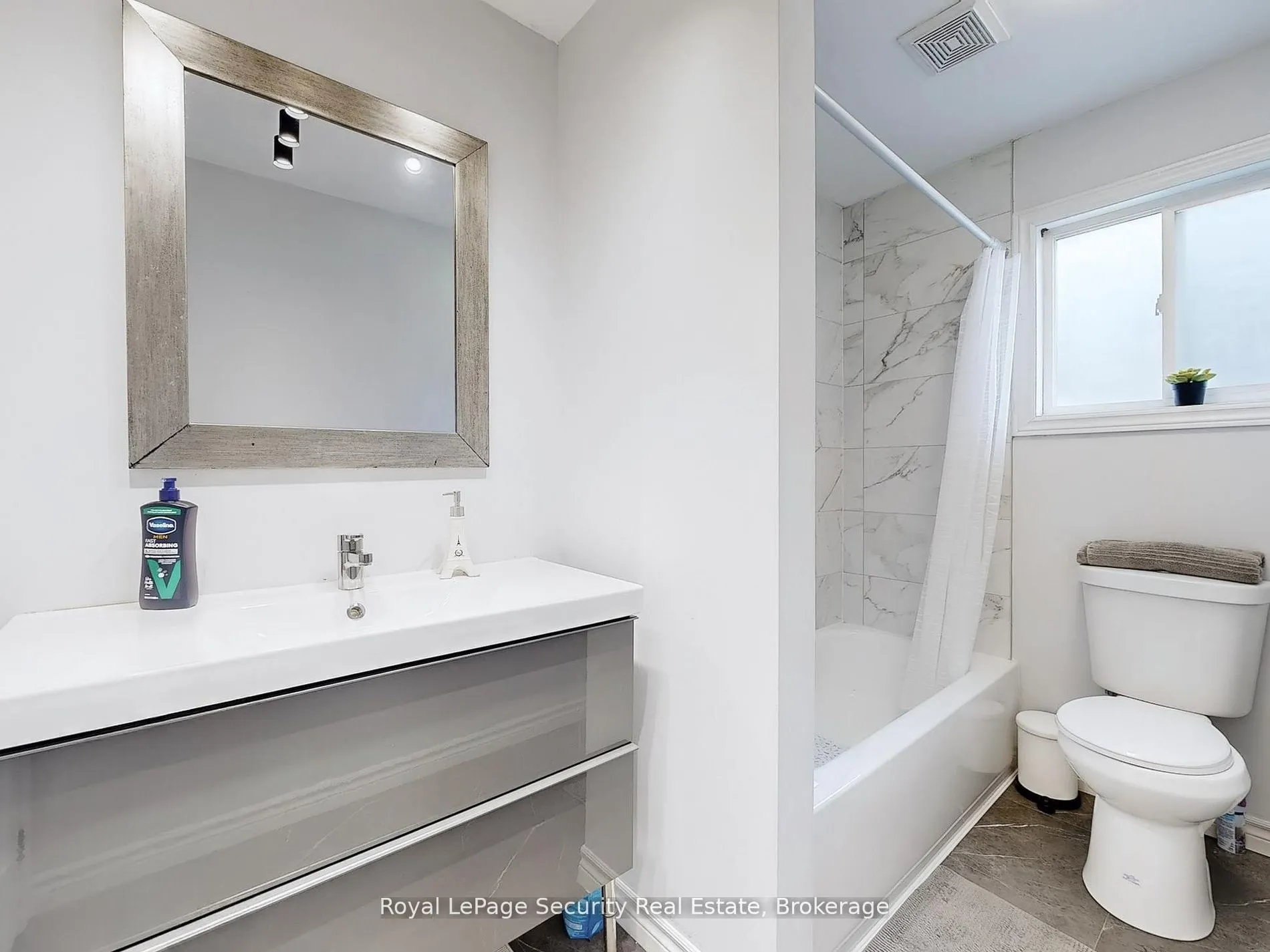 128 Daiseyfield Crescent