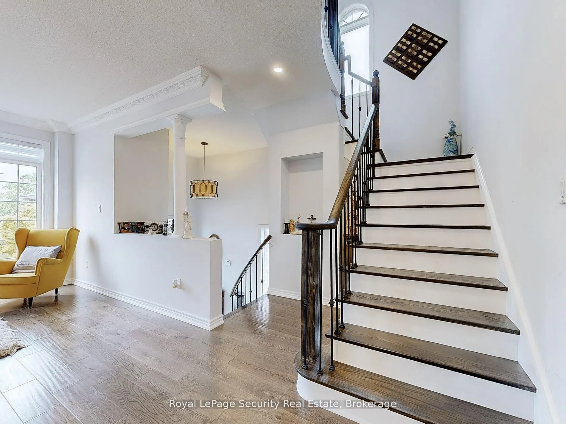128 Daiseyfield Crescent