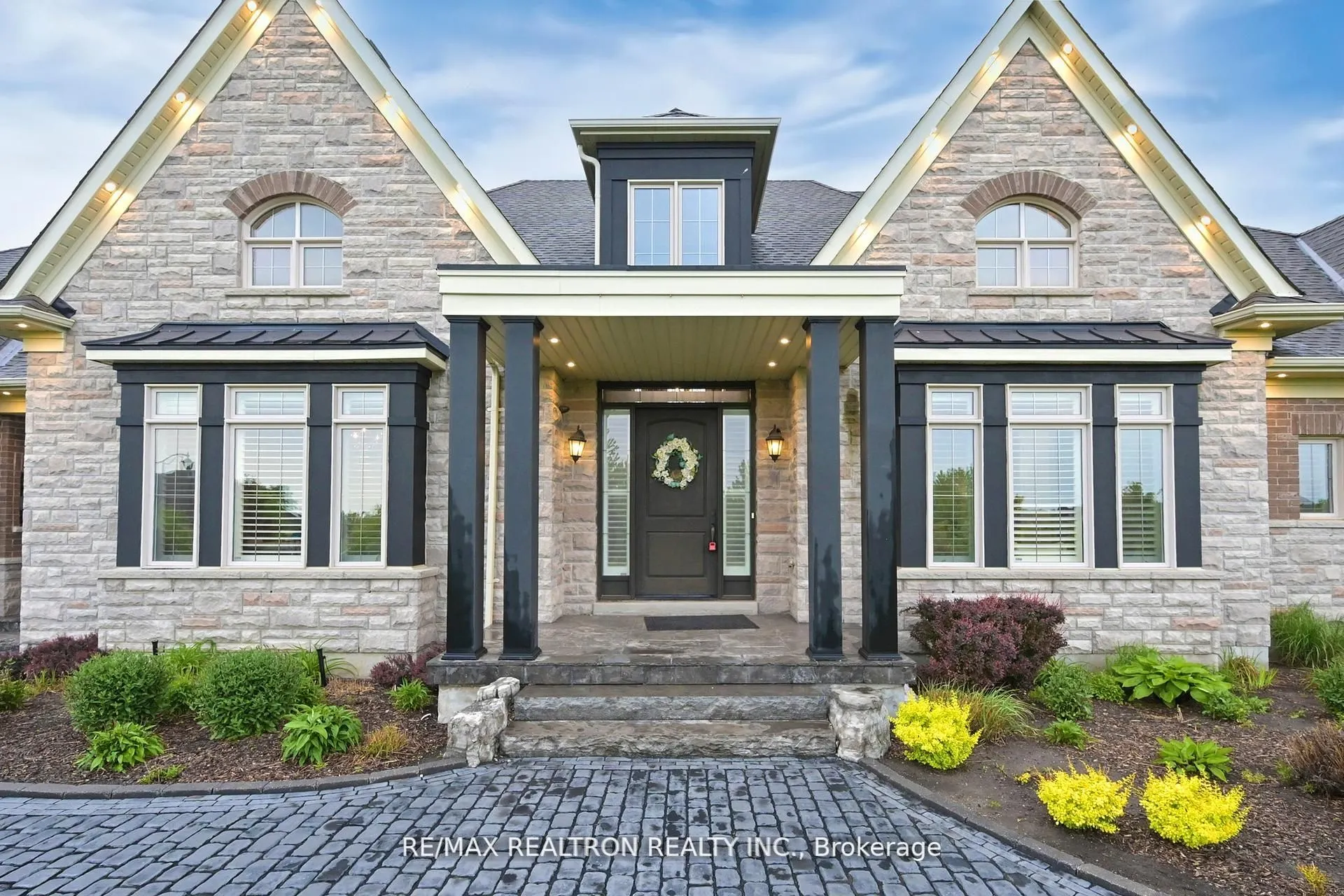 15 Pine Vista Avenue