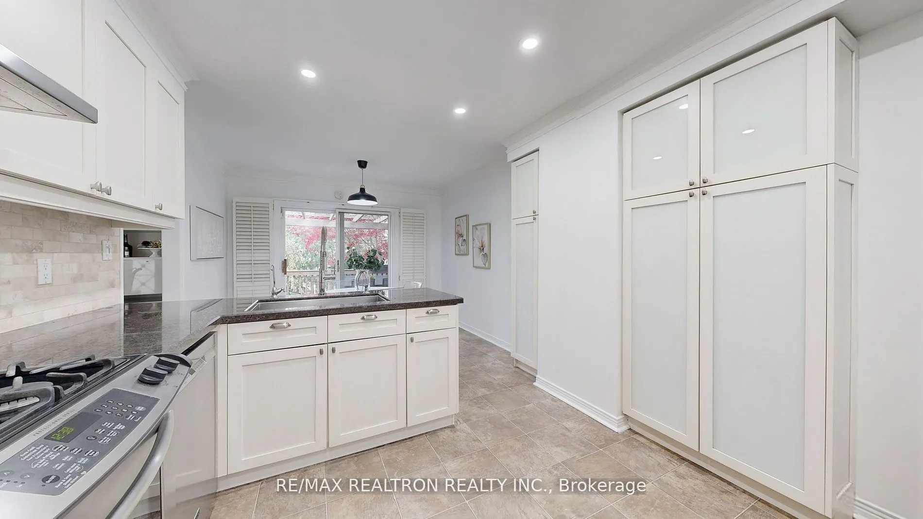 25 Waterbridge Lane