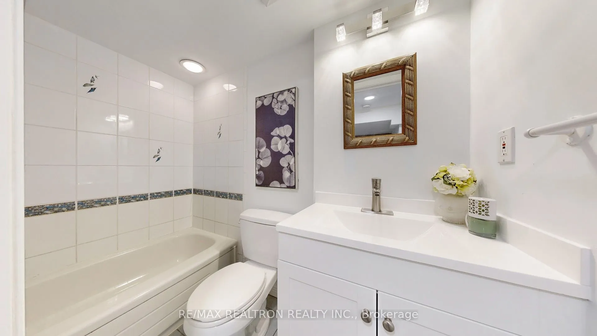 25 Waterbridge Lane