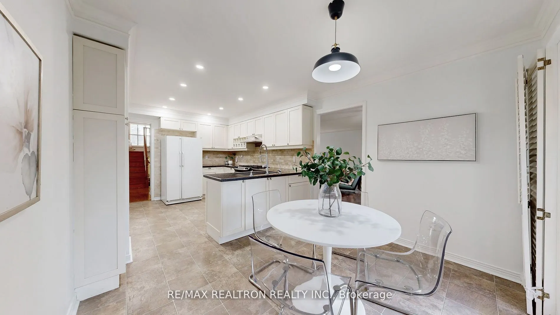 25 Waterbridge Lane