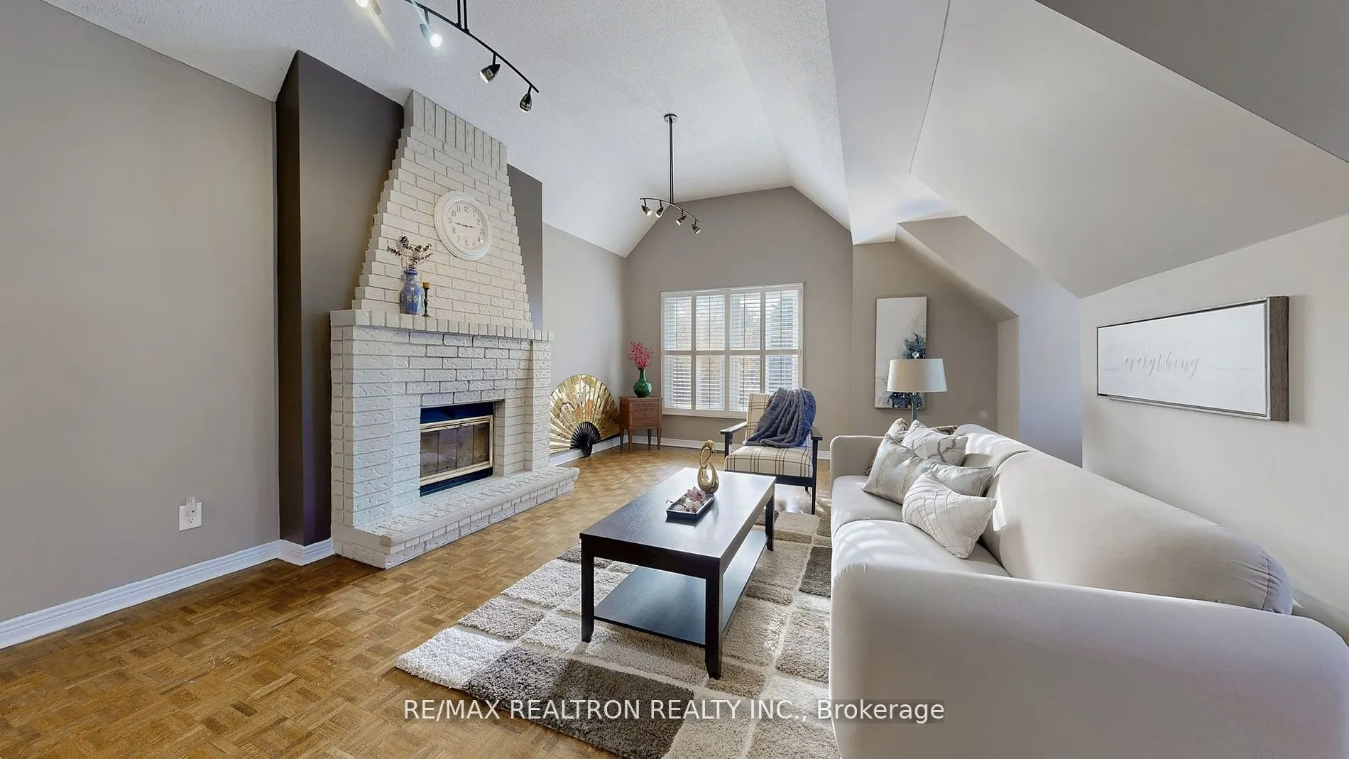 25 Waterbridge Lane