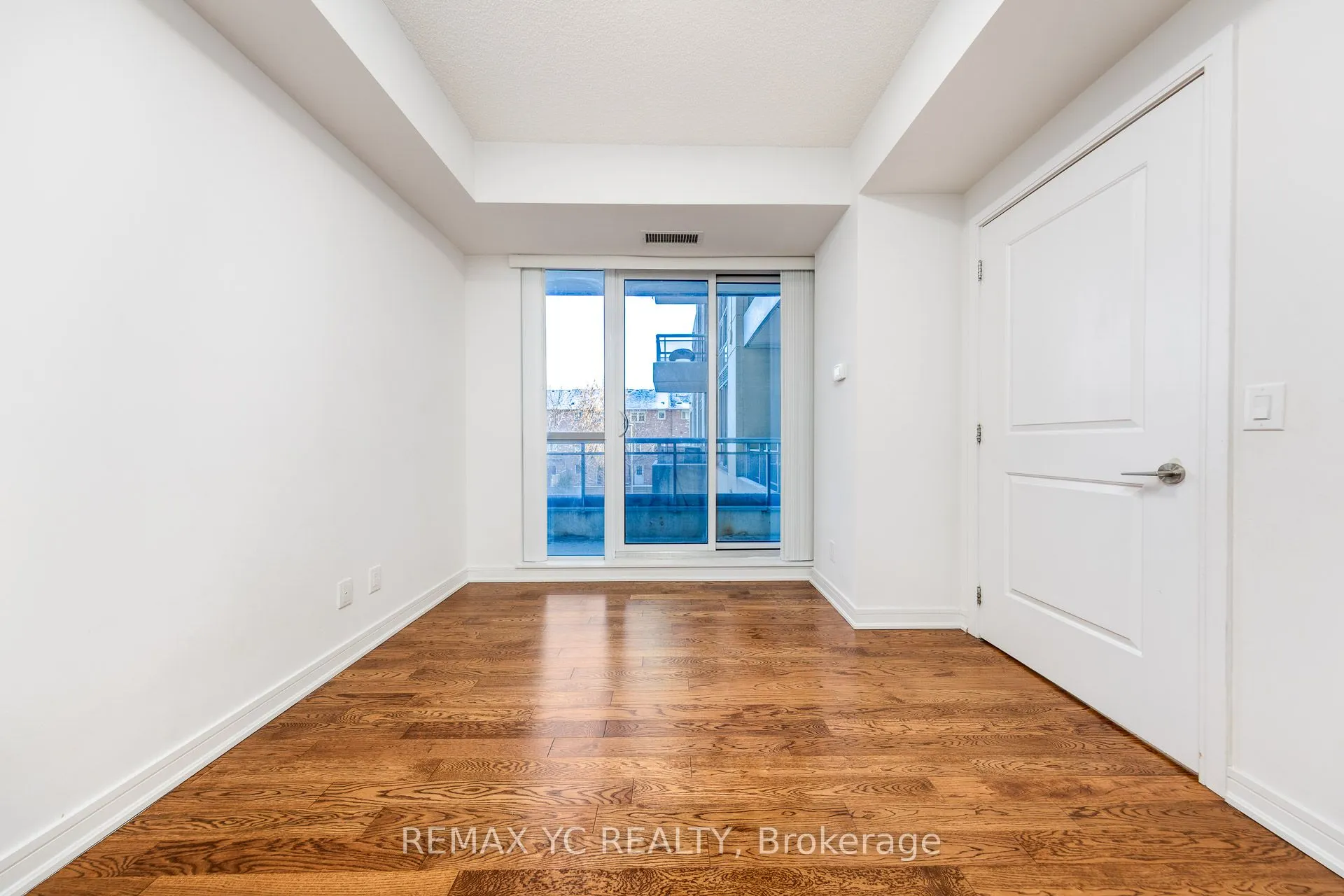 9191 Yonge Street #201