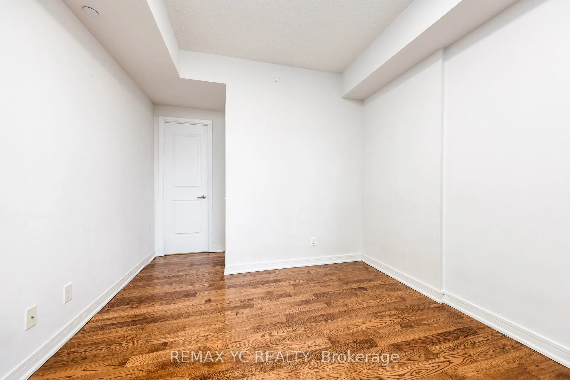 9191 Yonge Street #201