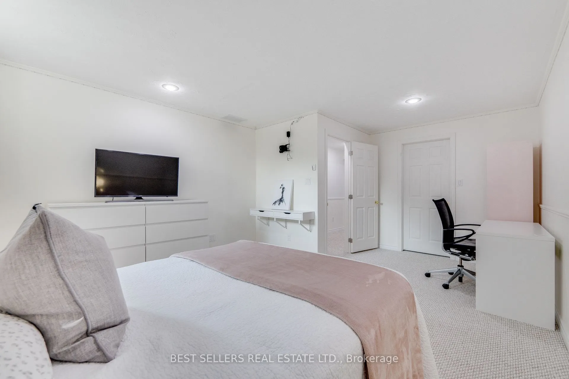 14 Pioneer Ridge Court