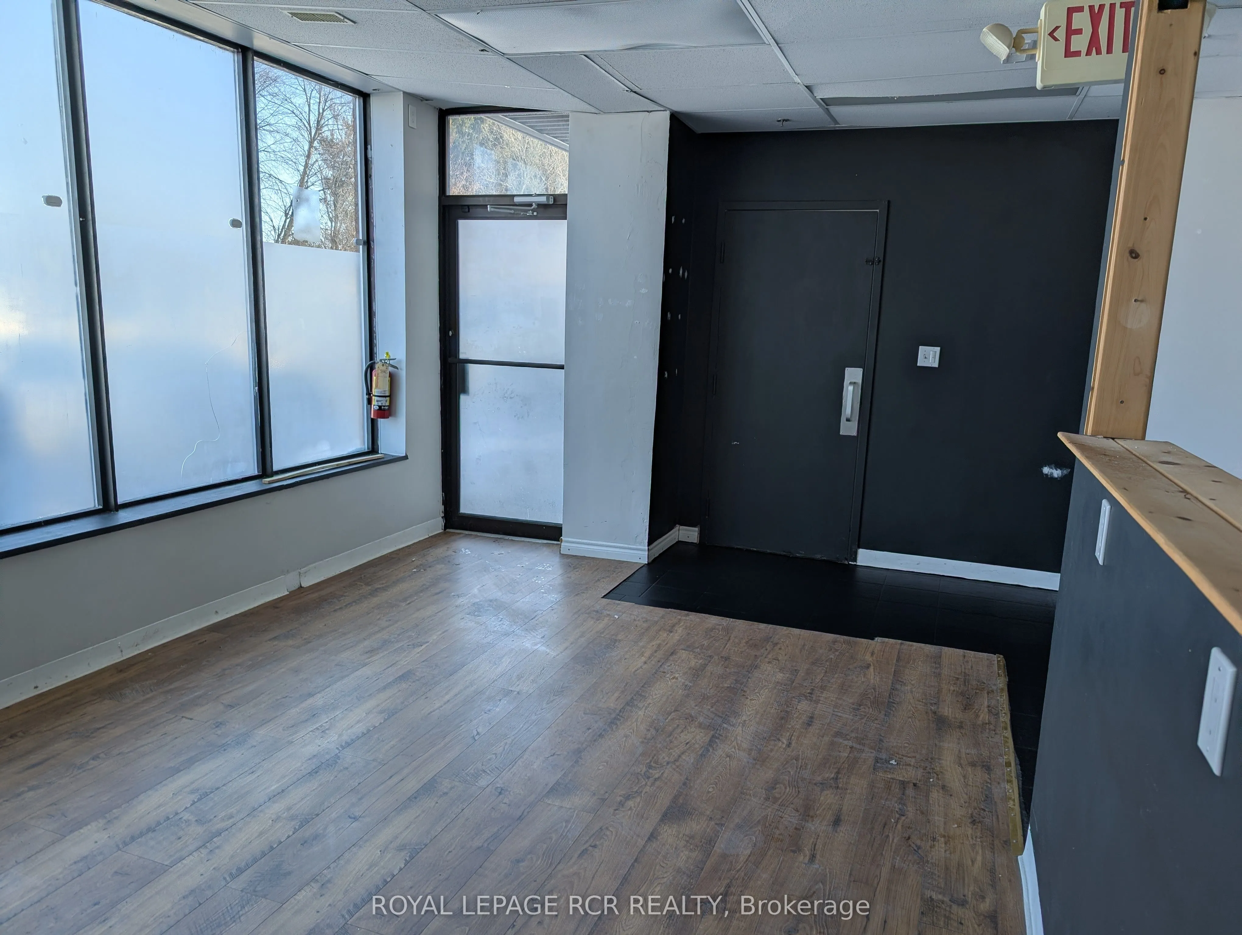 169 Dufferin Street S #27