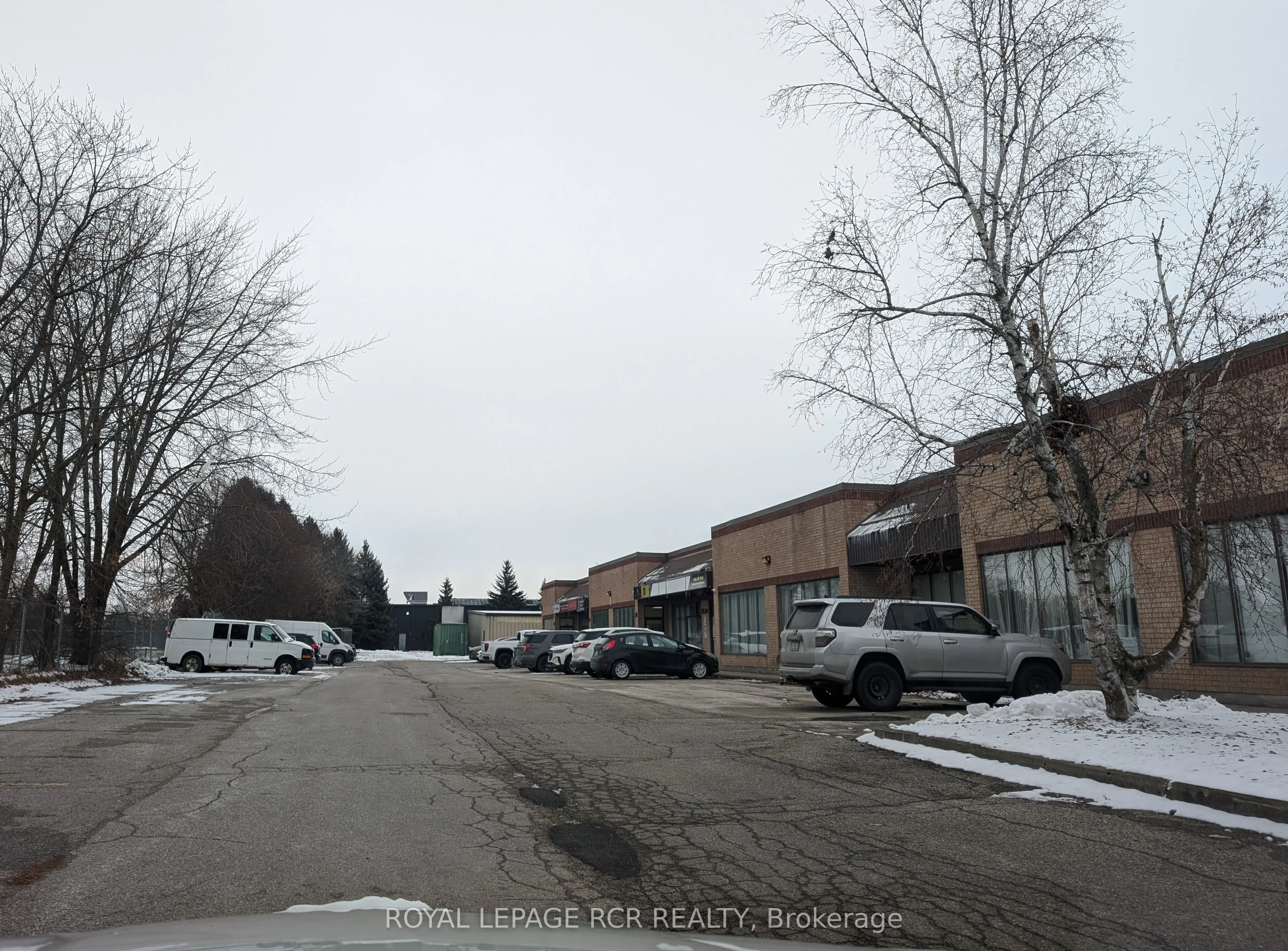 169 Dufferin Street S #27