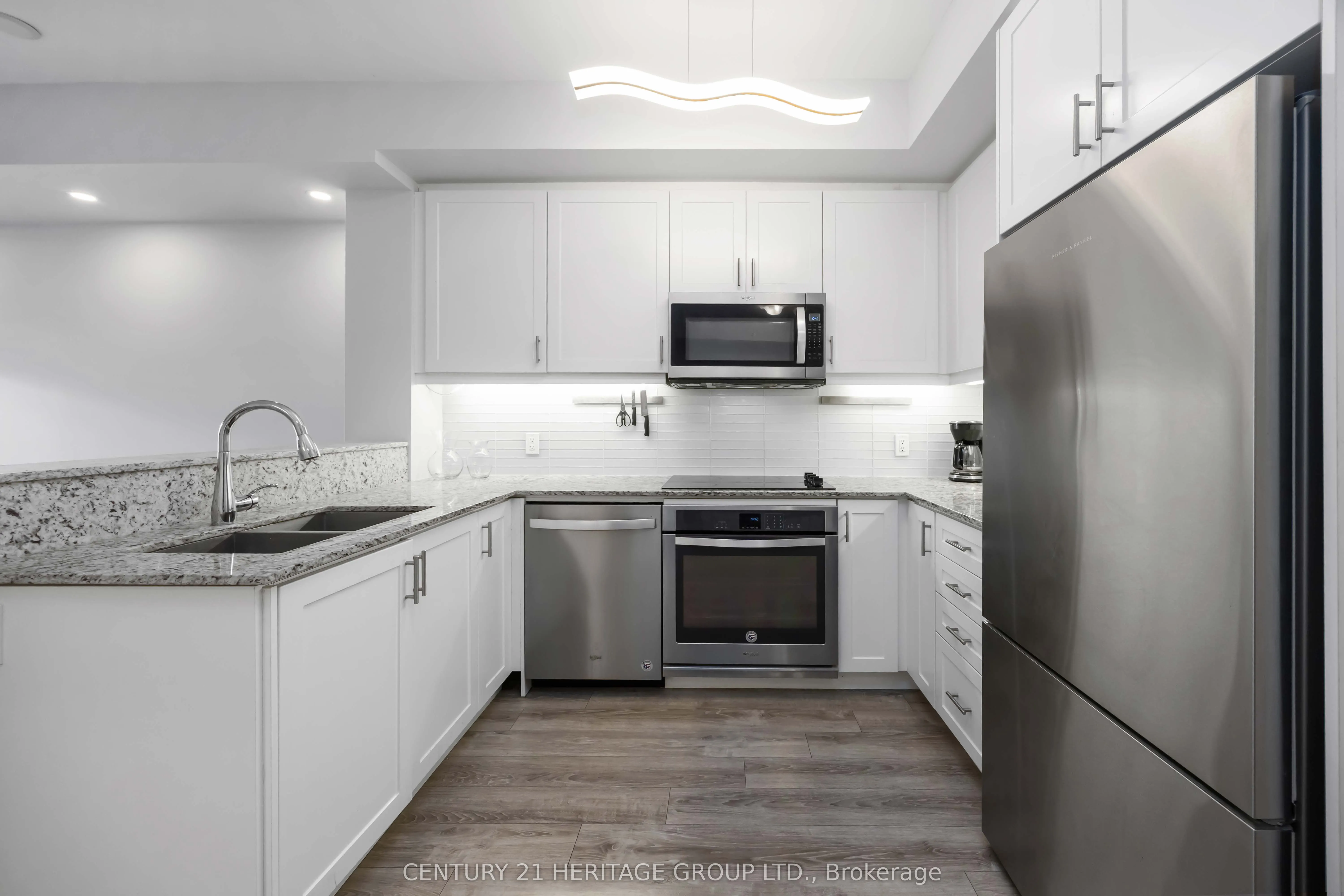 9618 Yonge Street #201