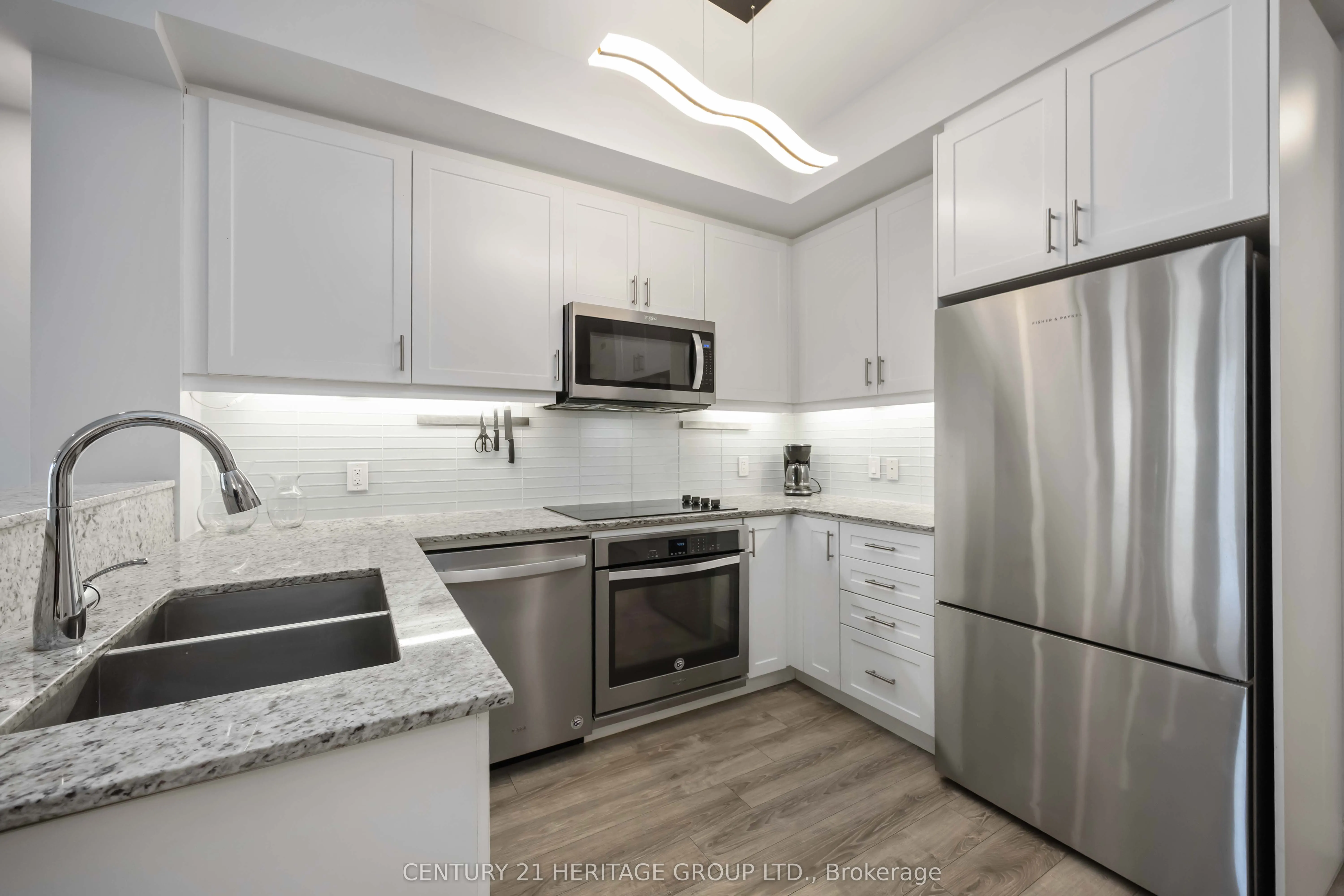 9618 Yonge Street #201