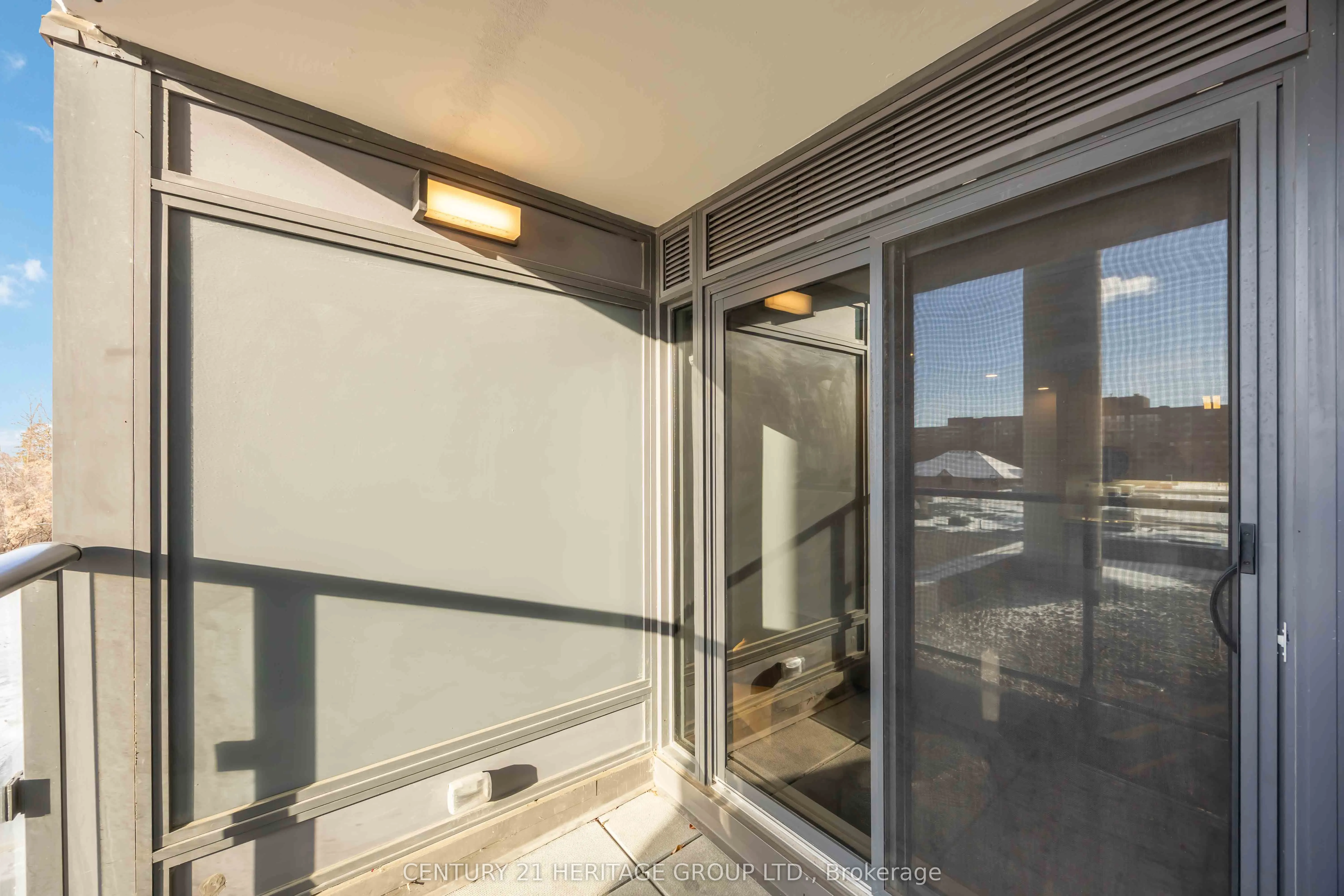 9618 Yonge Street #201
