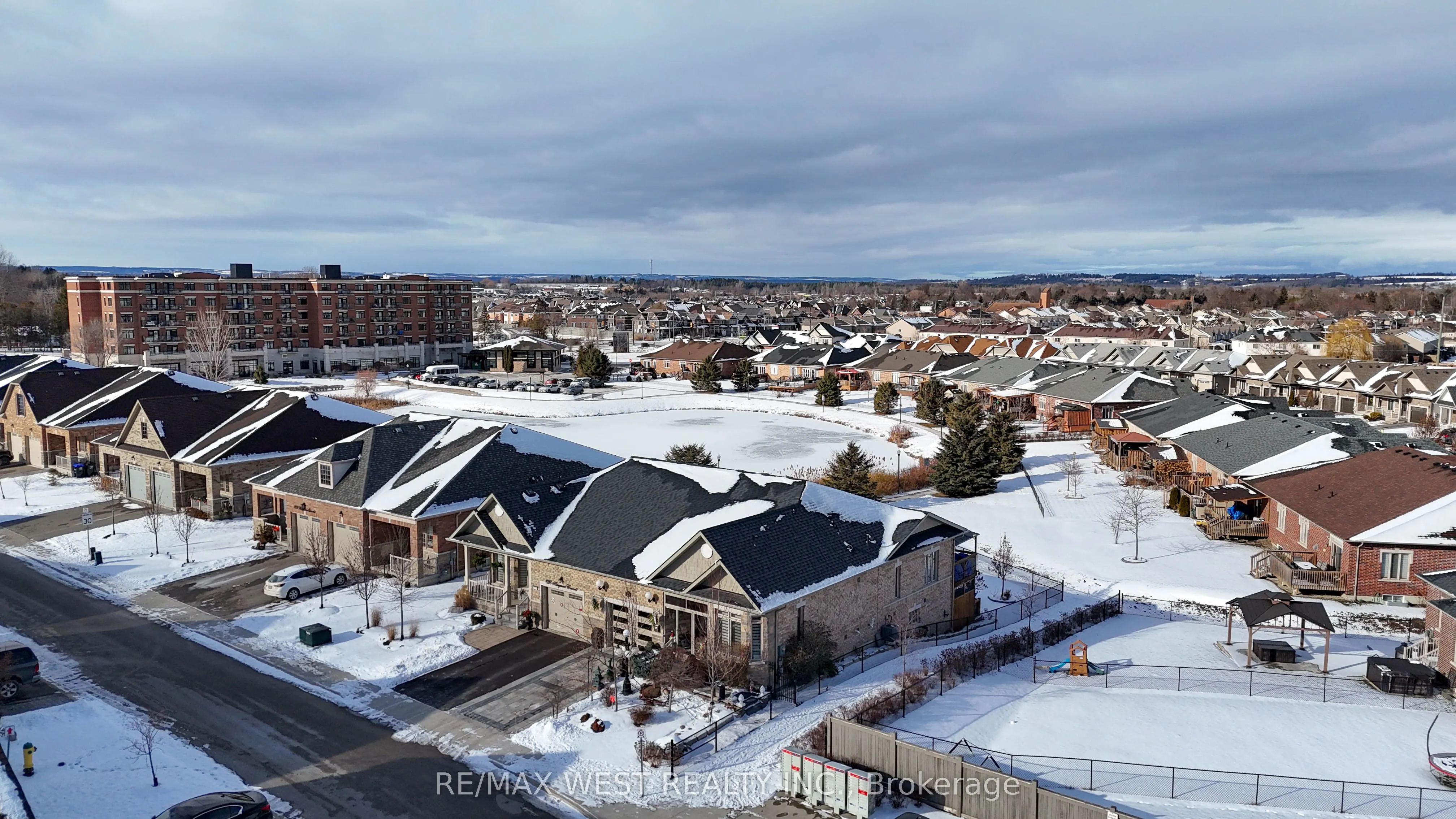 126 Kingsmere Crescent