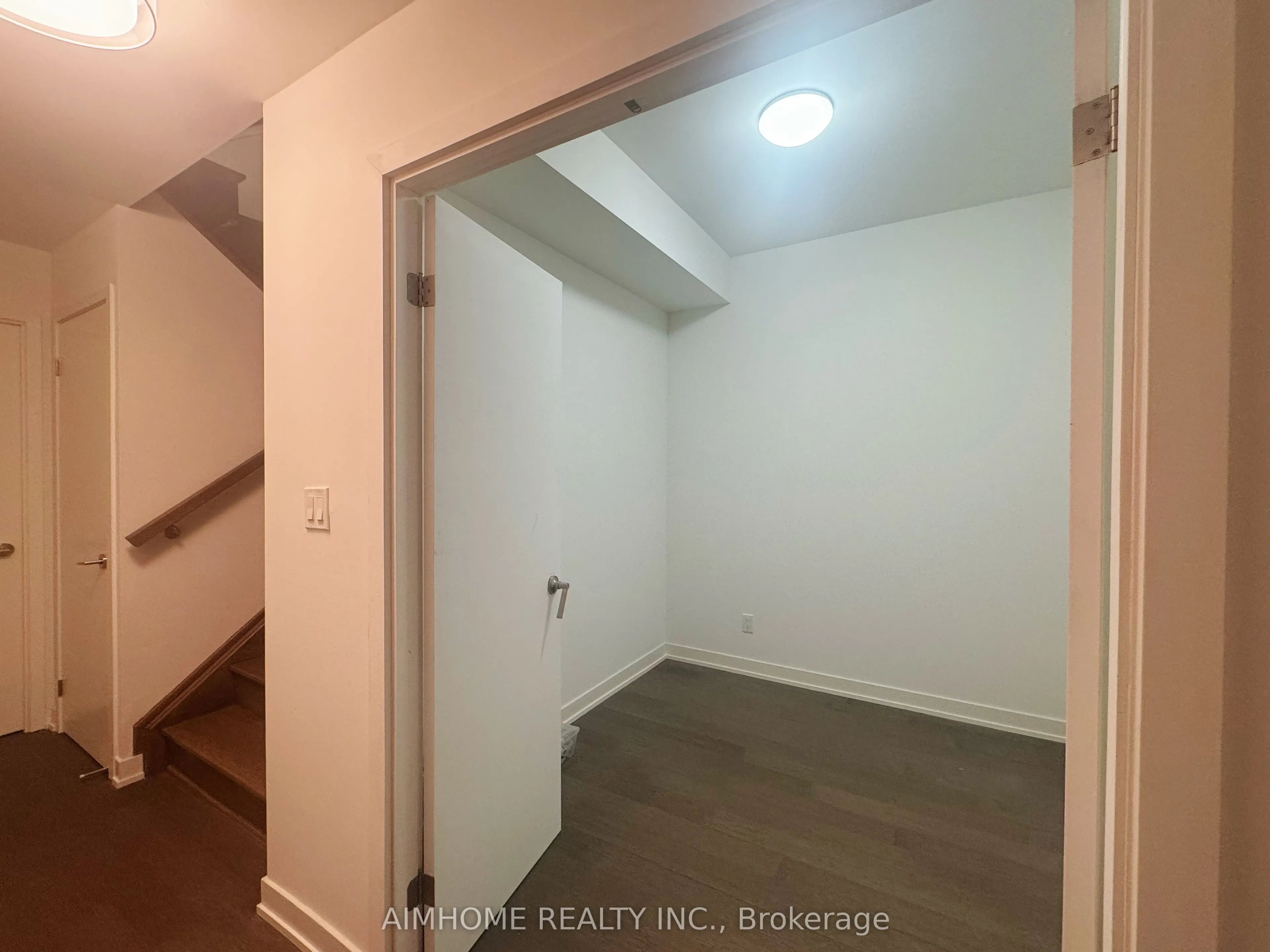 38 Simcoe Promenade #902