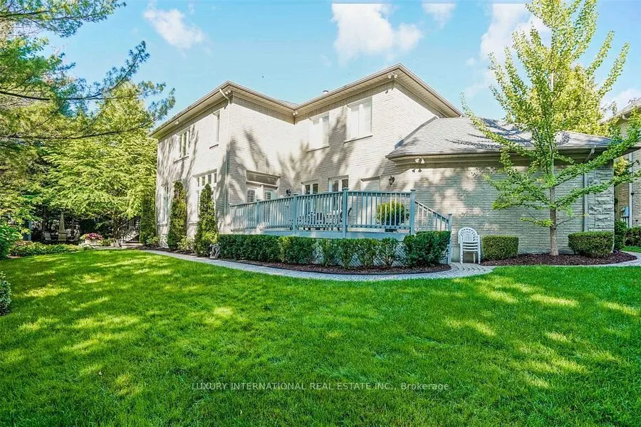 9 Bayview Forest Lane