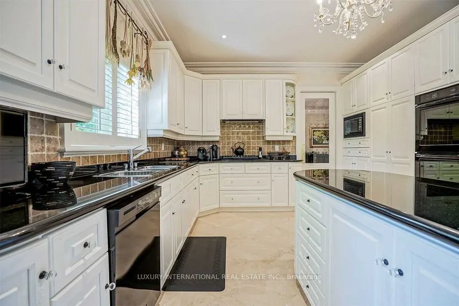 9 Bayview Forest Lane