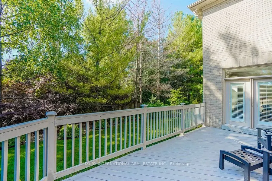 9 Bayview Forest Lane
