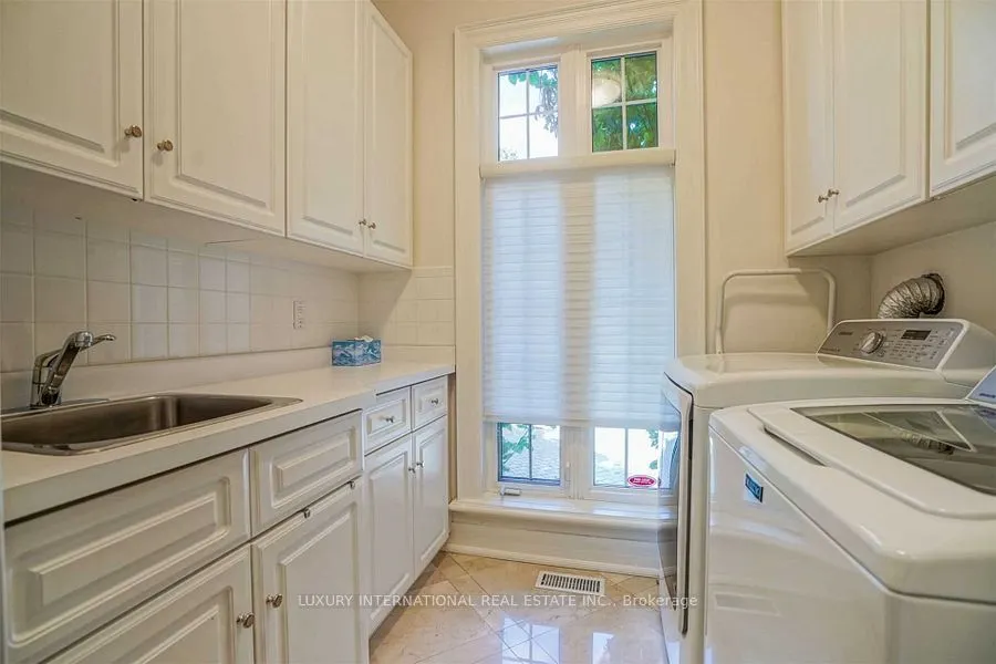 9 Bayview Forest Lane