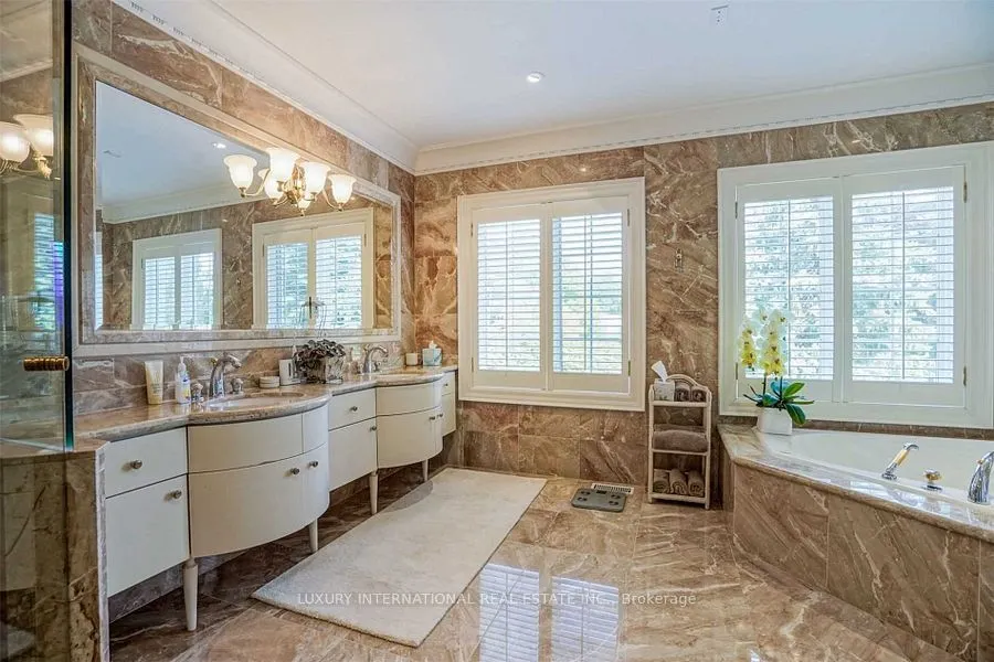 9 Bayview Forest Lane