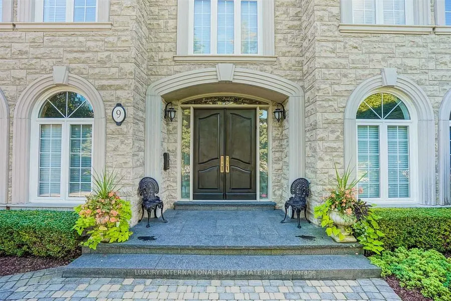 9 Bayview Forest Lane