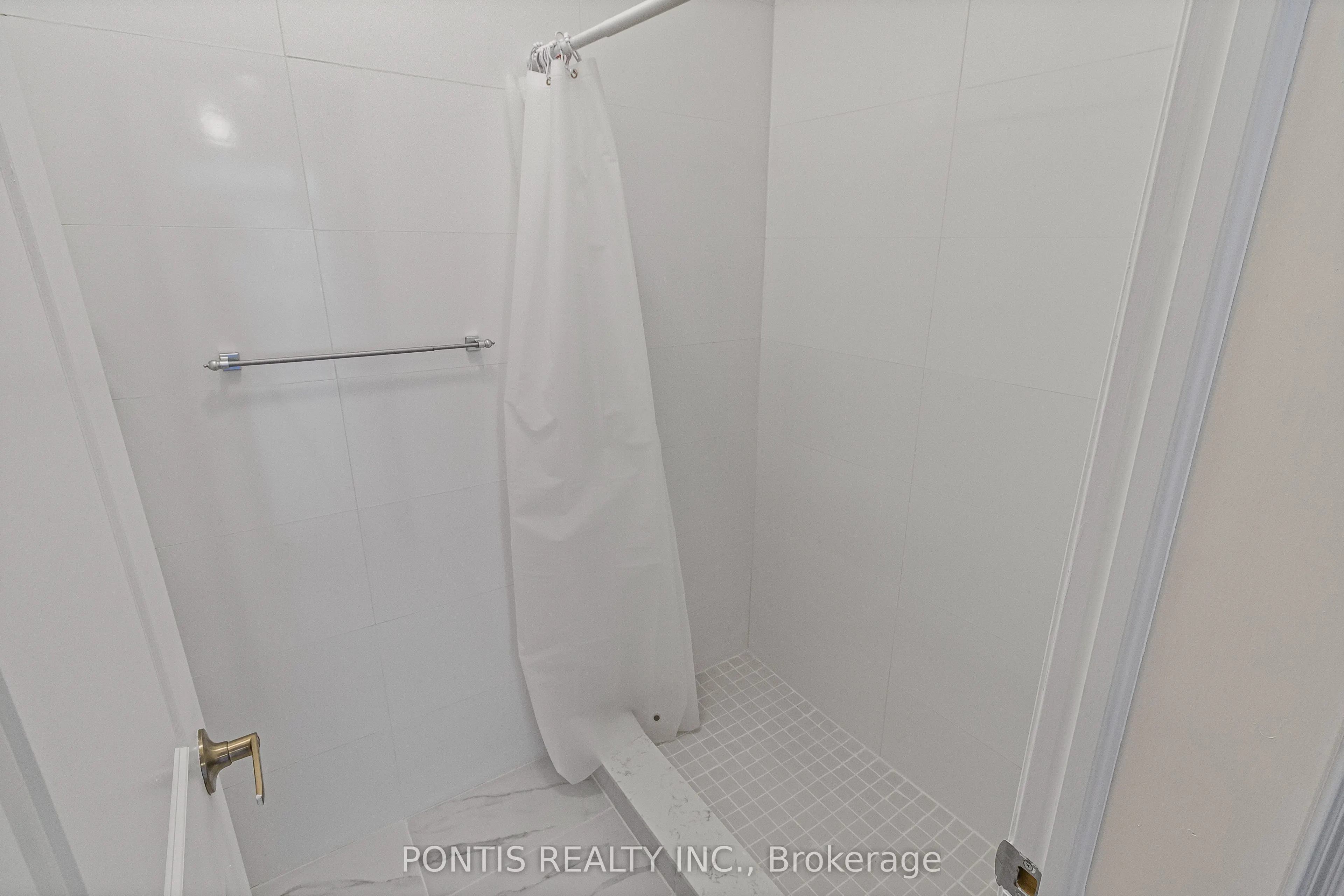 221 Tennant Circle