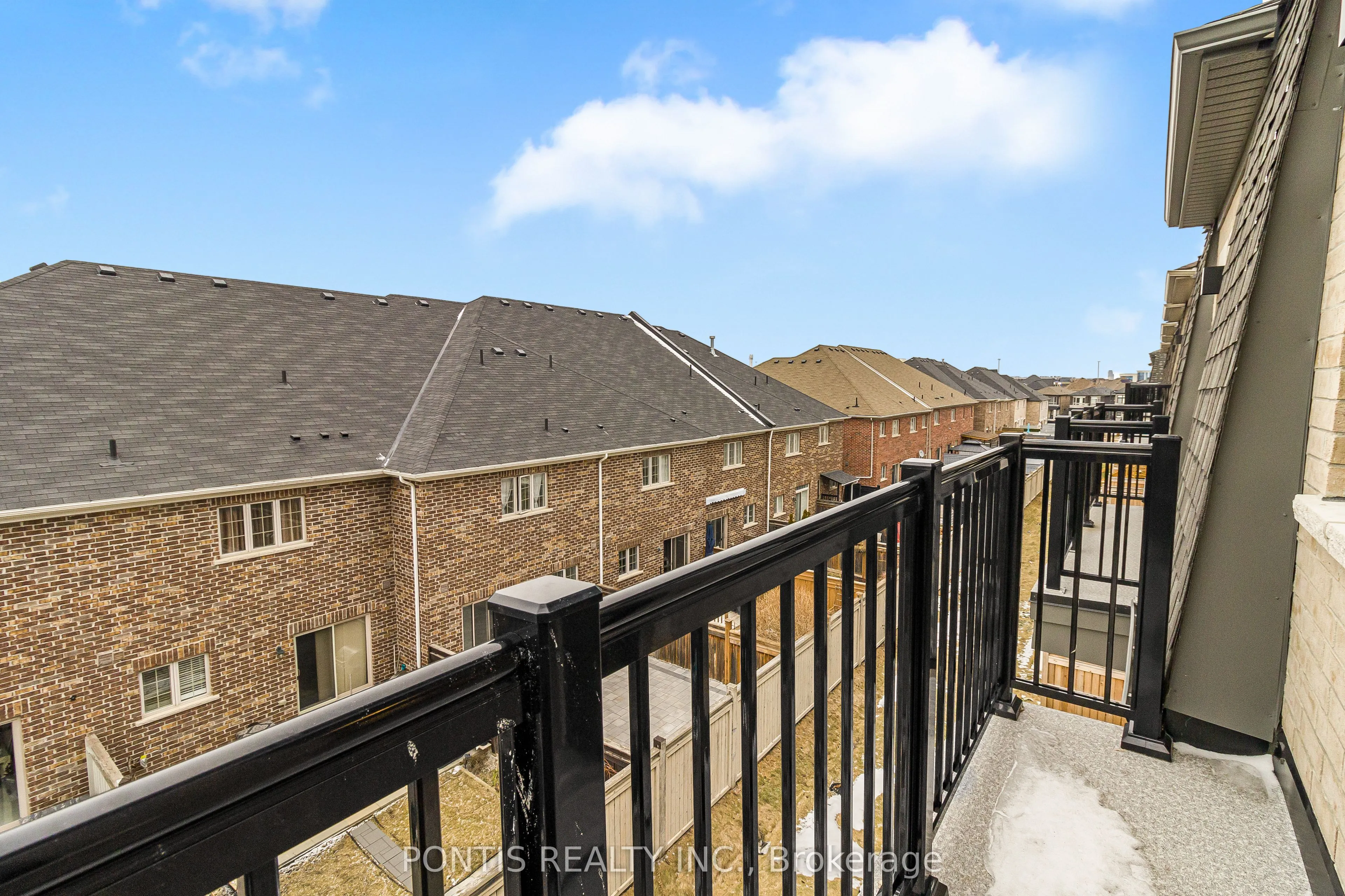 221 Tennant Circle