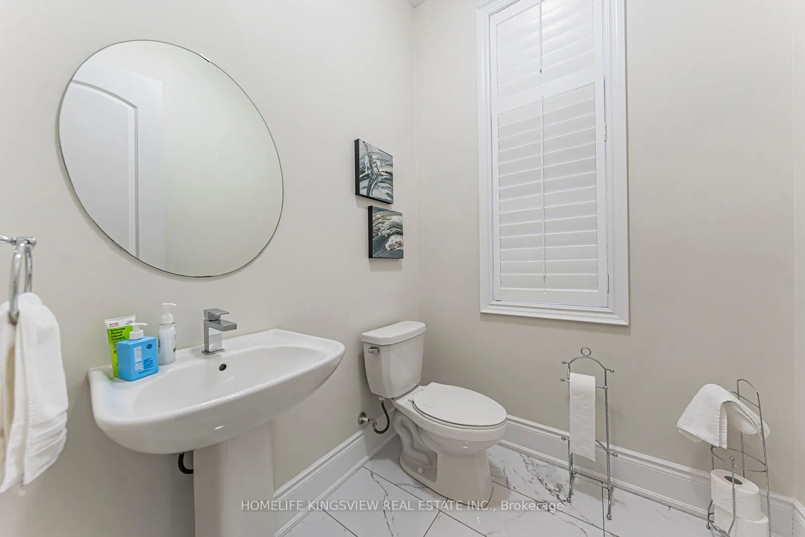 61 Ross Vennare Crescent