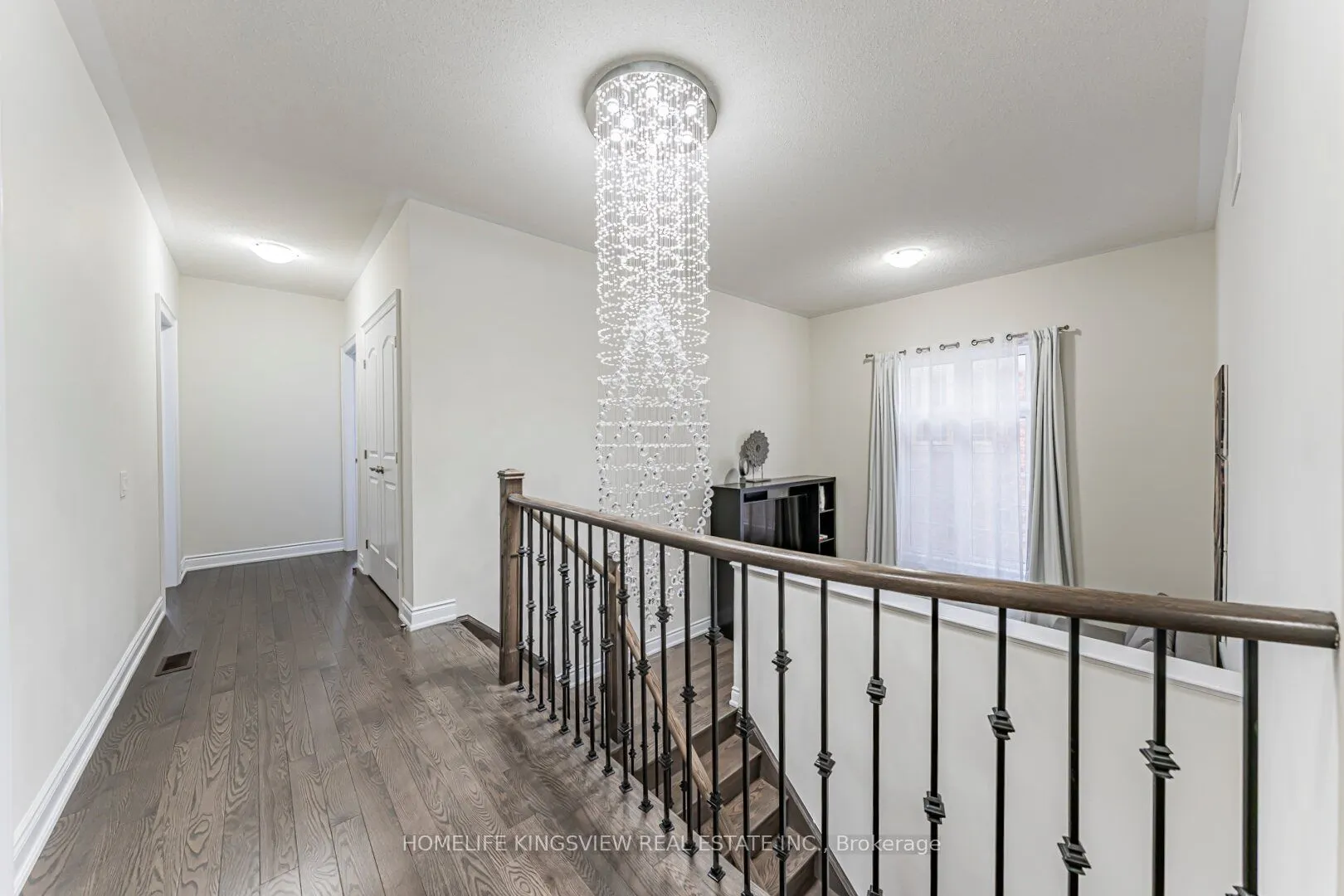 61 Ross Vennare Crescent