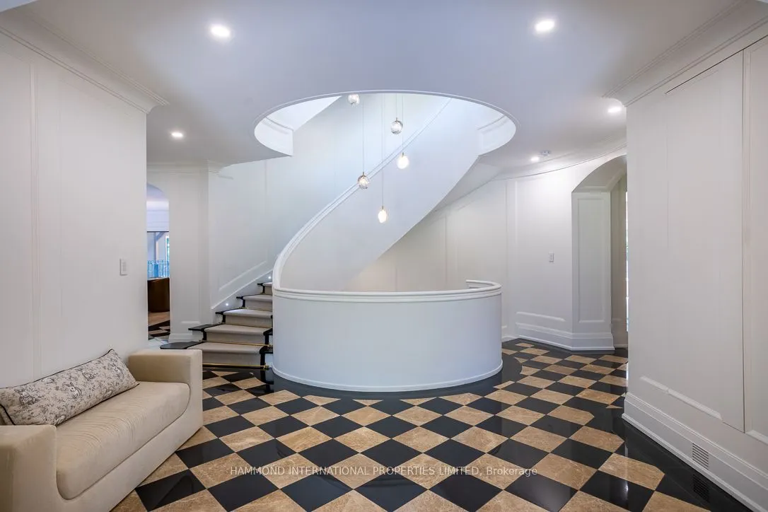 35 Kingswood Drive