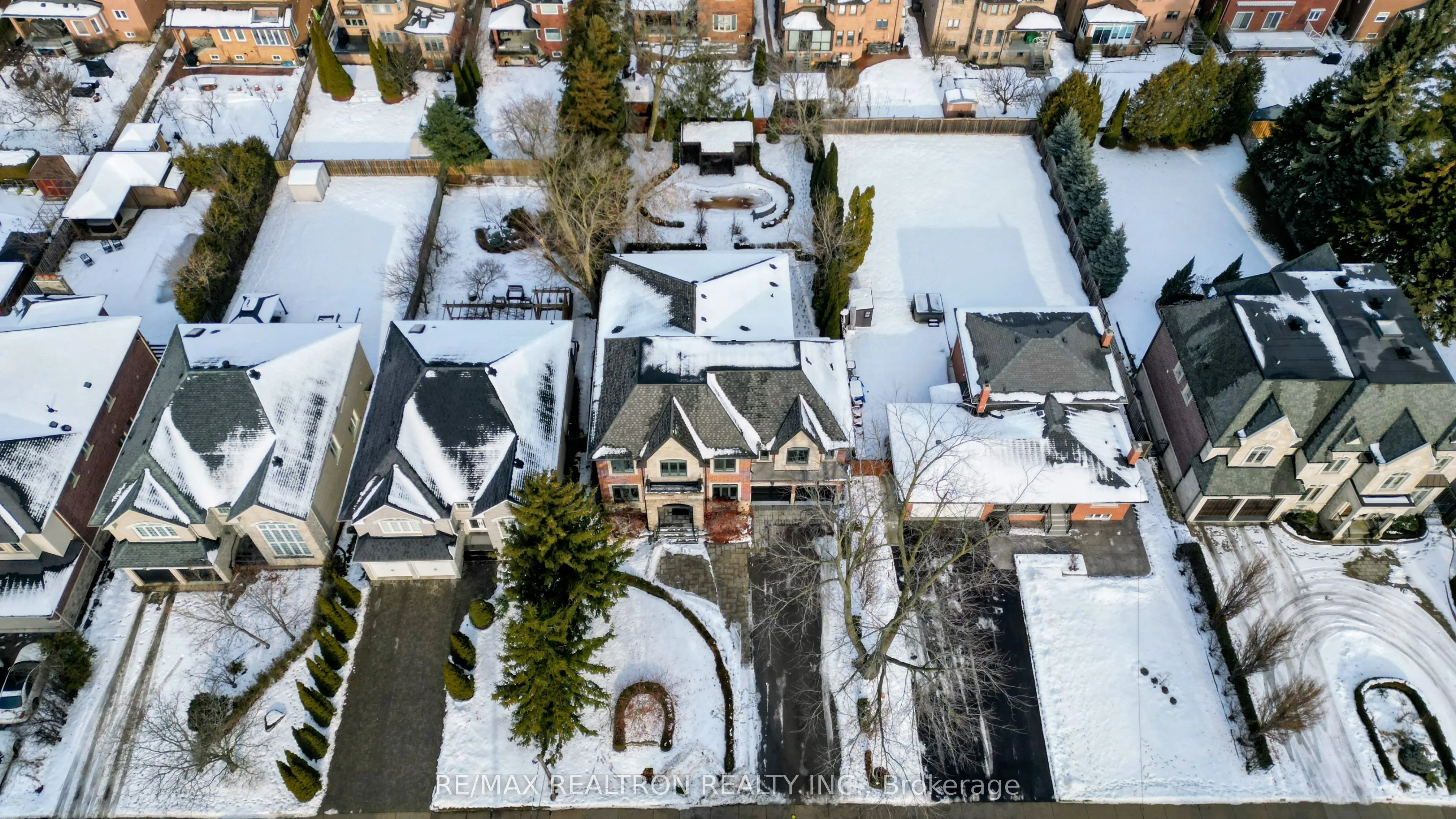 74 Yongehurst Road