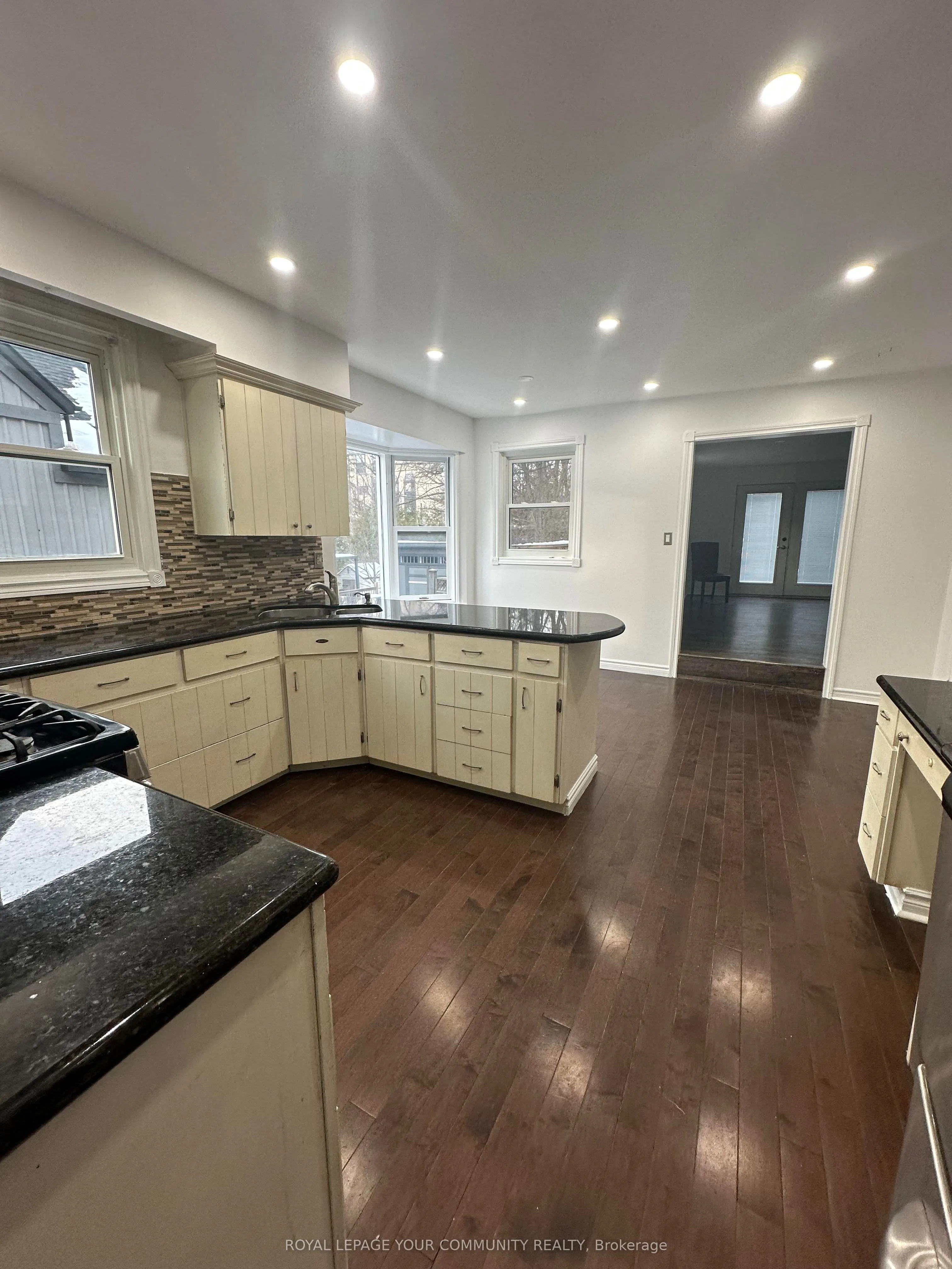 96 Gurnett Street #Main