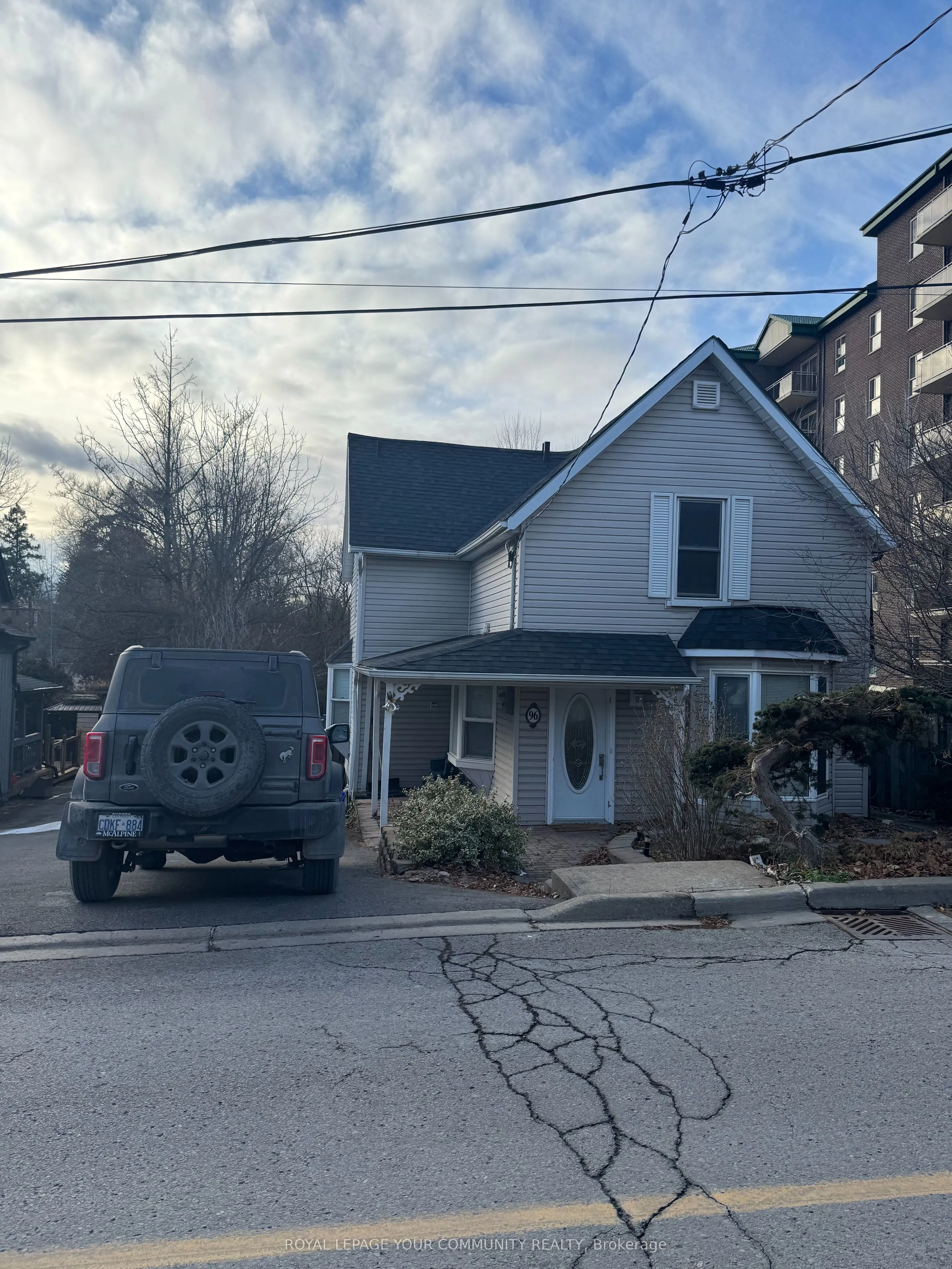 96 Gurnett Street #Main