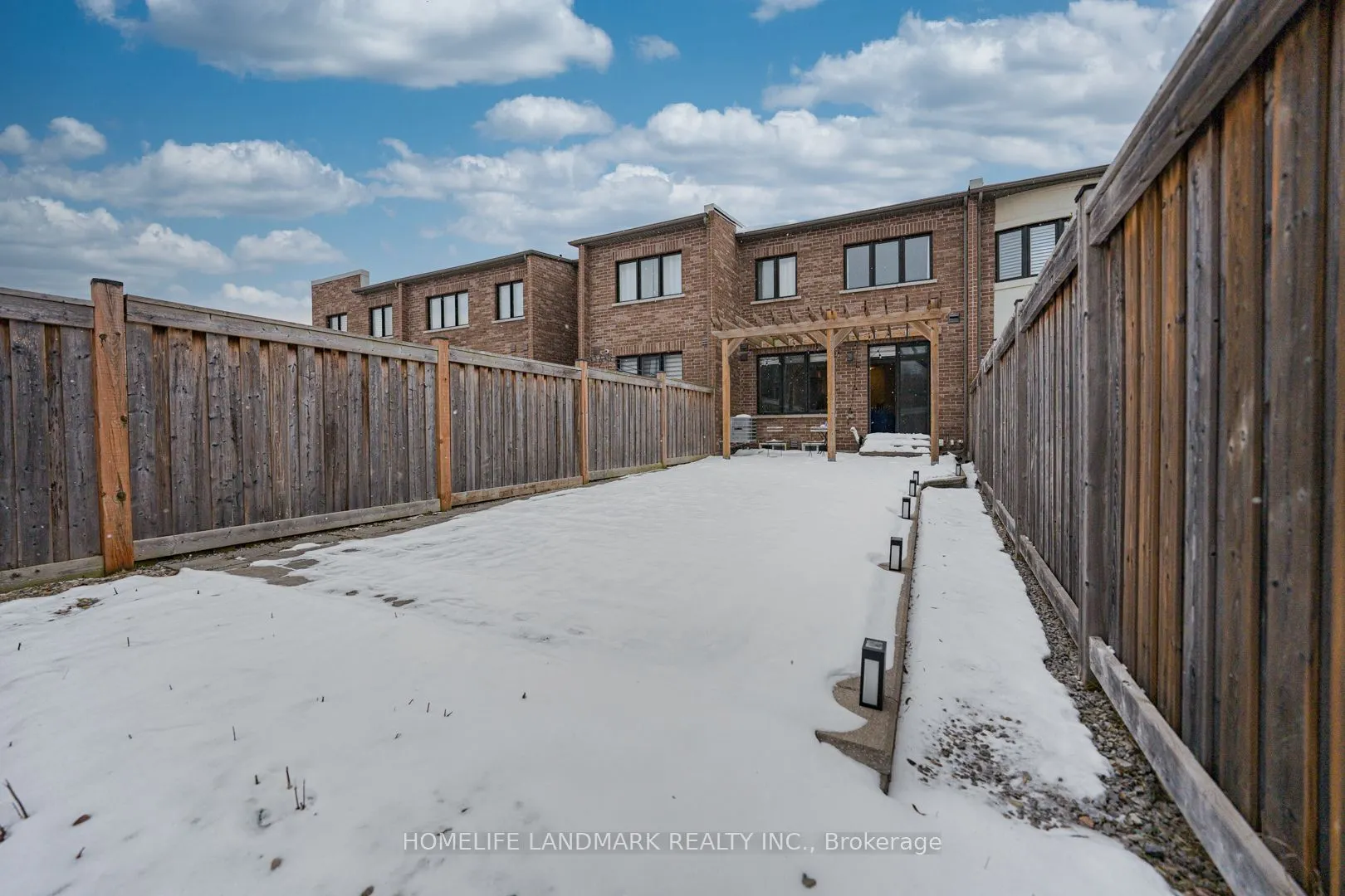 62 Helliwell Crescent