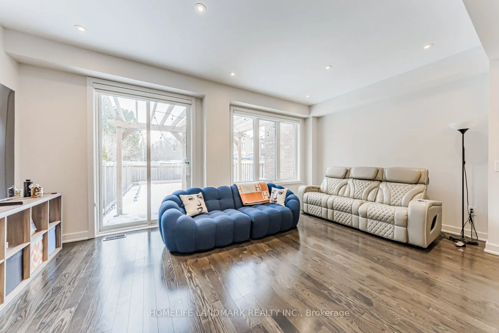 62 Helliwell Crescent