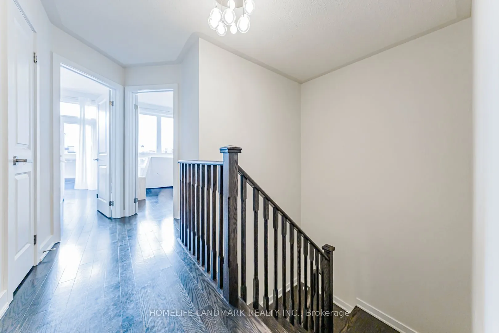 62 Helliwell Crescent