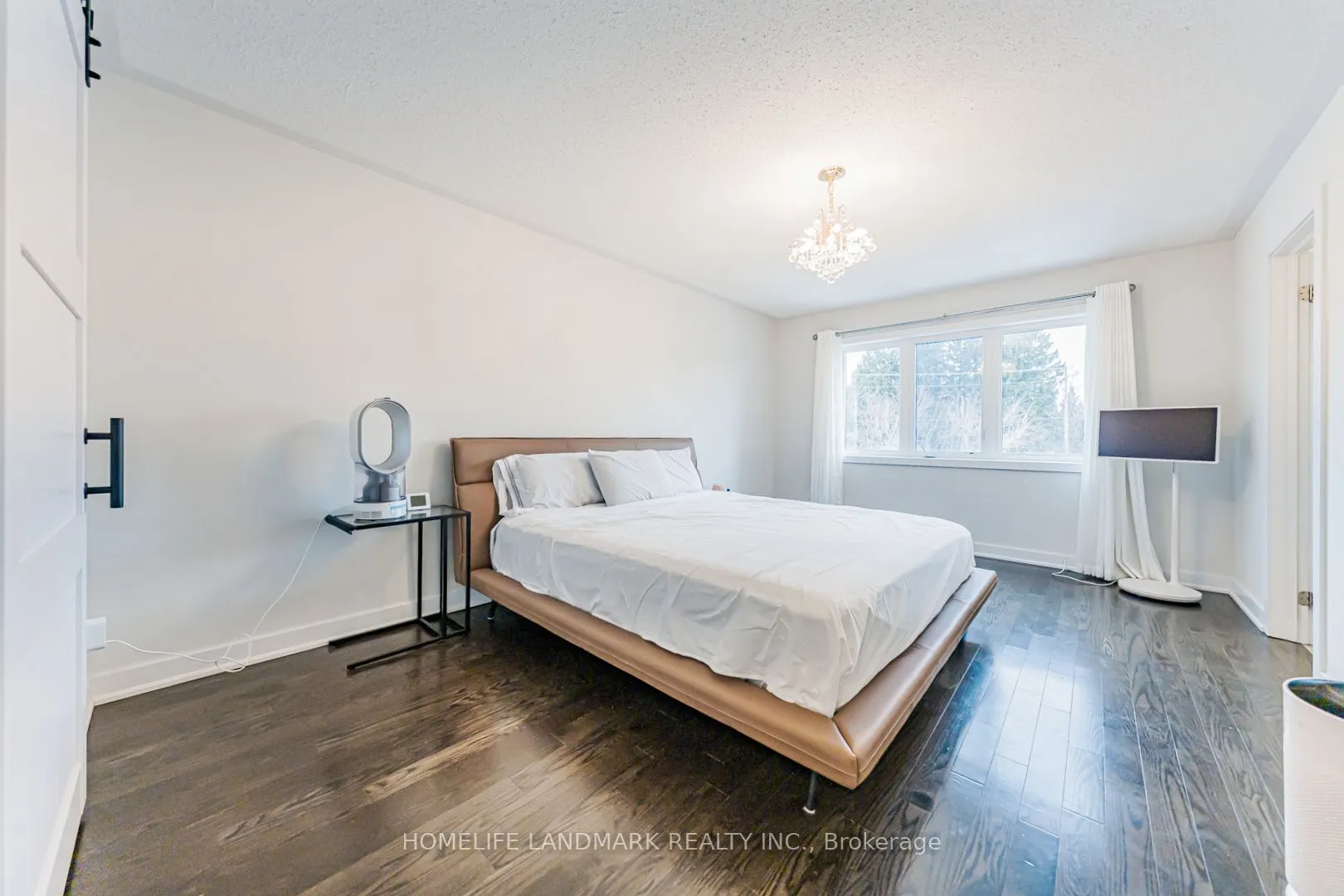 62 Helliwell Crescent