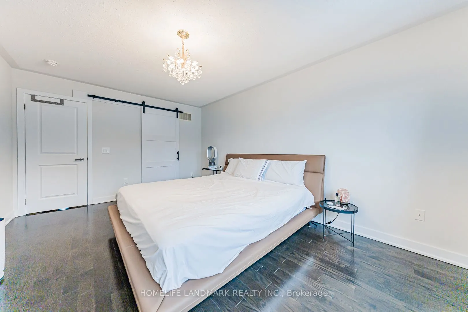62 Helliwell Crescent