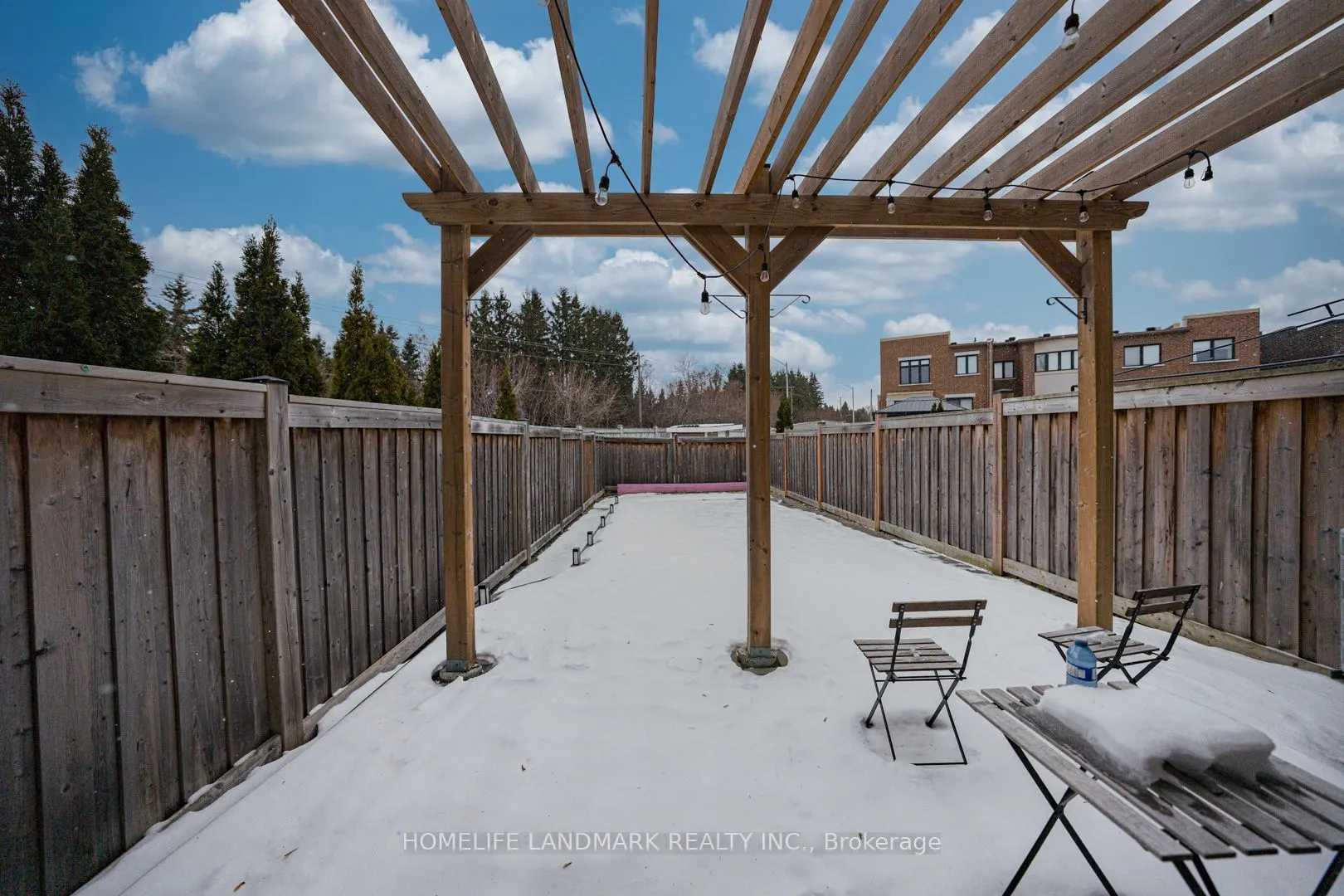 62 Helliwell Crescent