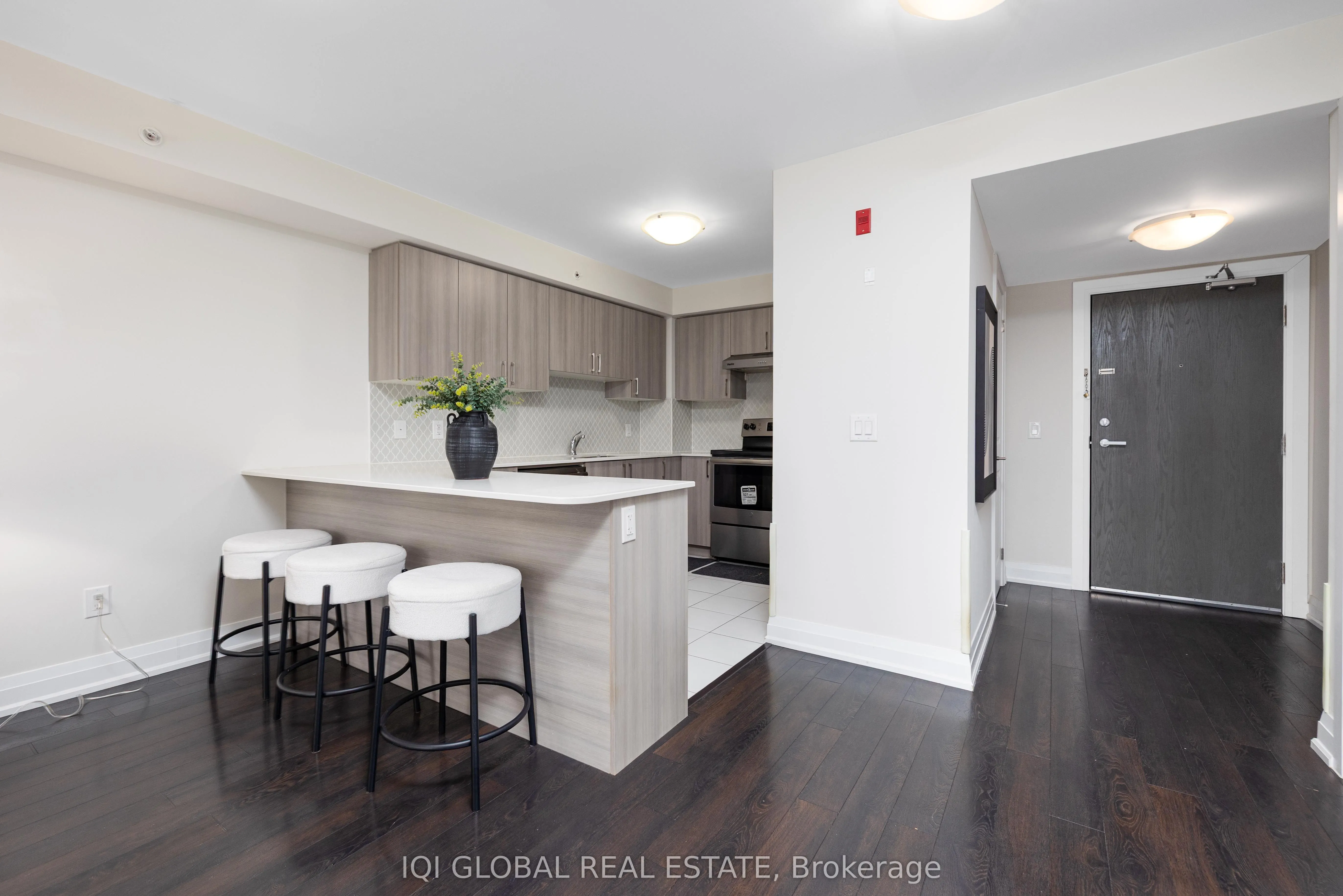 481 Rupert Avenue #2205