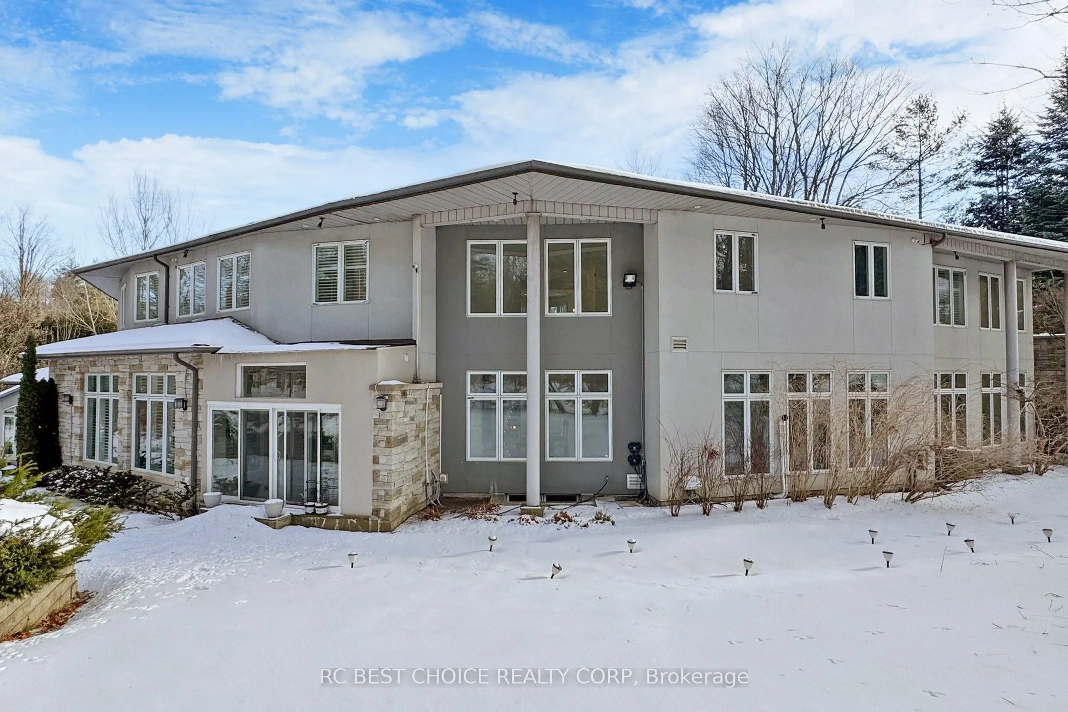 76 Silver Fox Place