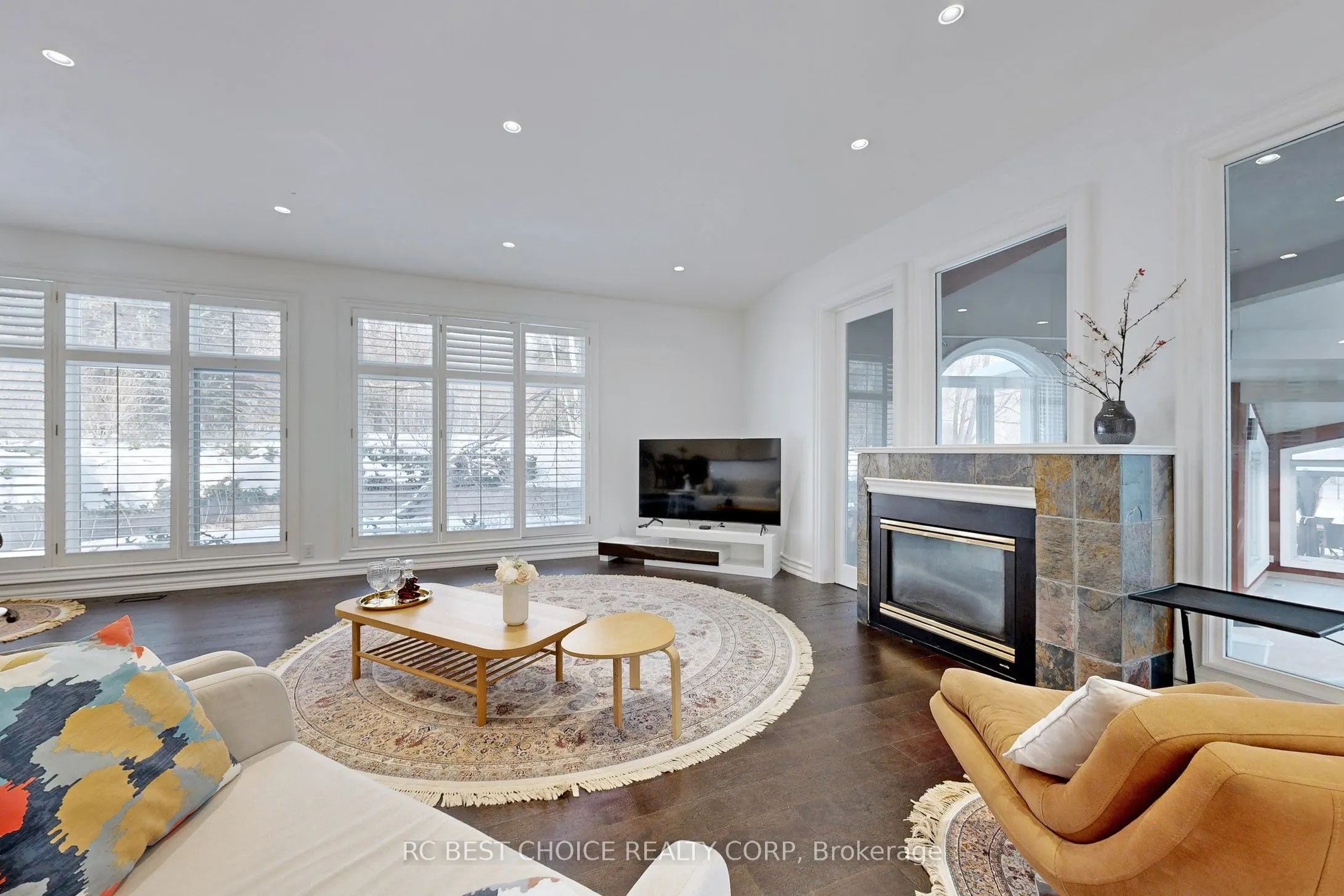76 Silver Fox Place