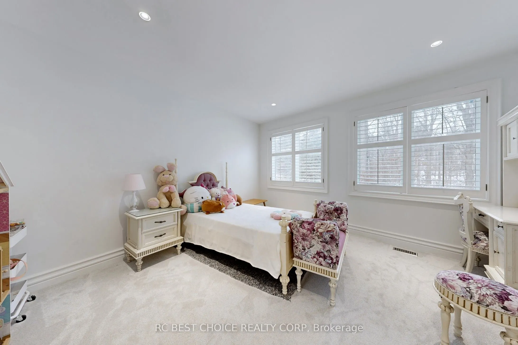 76 Silver Fox Place