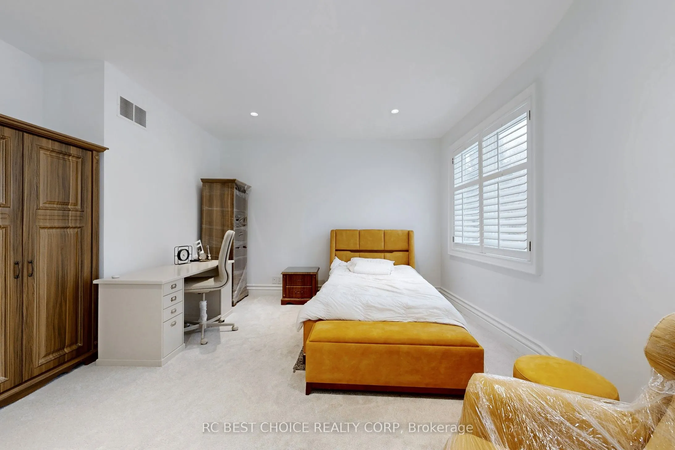 76 Silver Fox Place