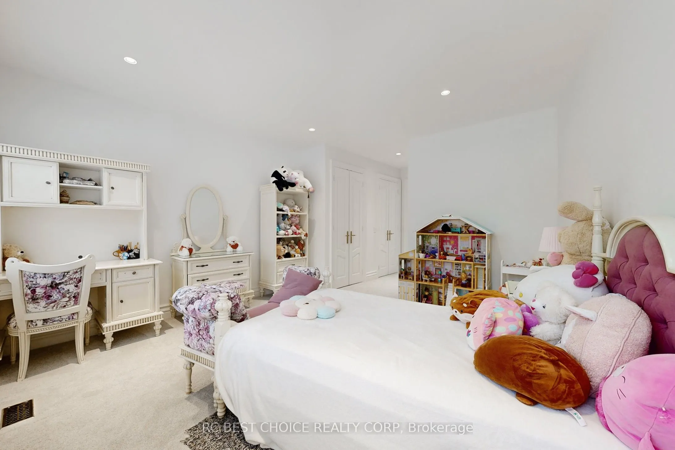 76 Silver Fox Place
