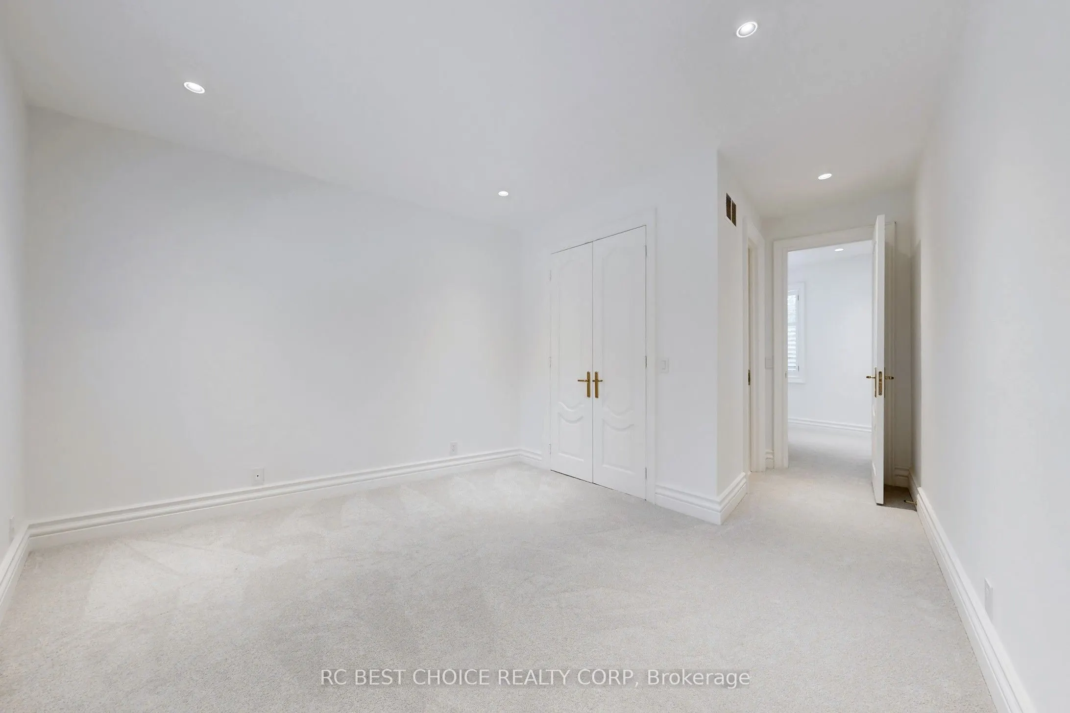 76 Silver Fox Place