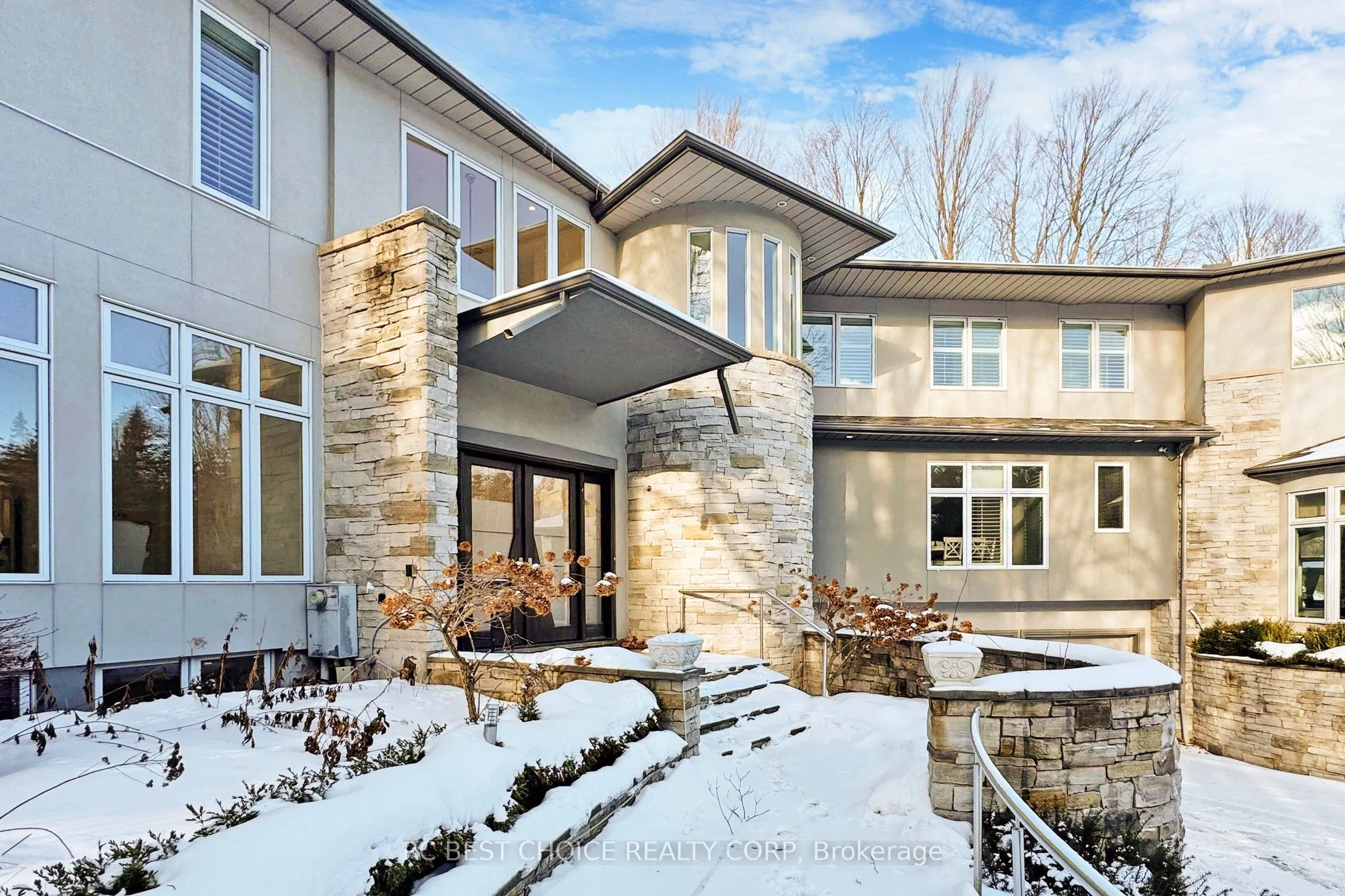 76 Silver Fox Place