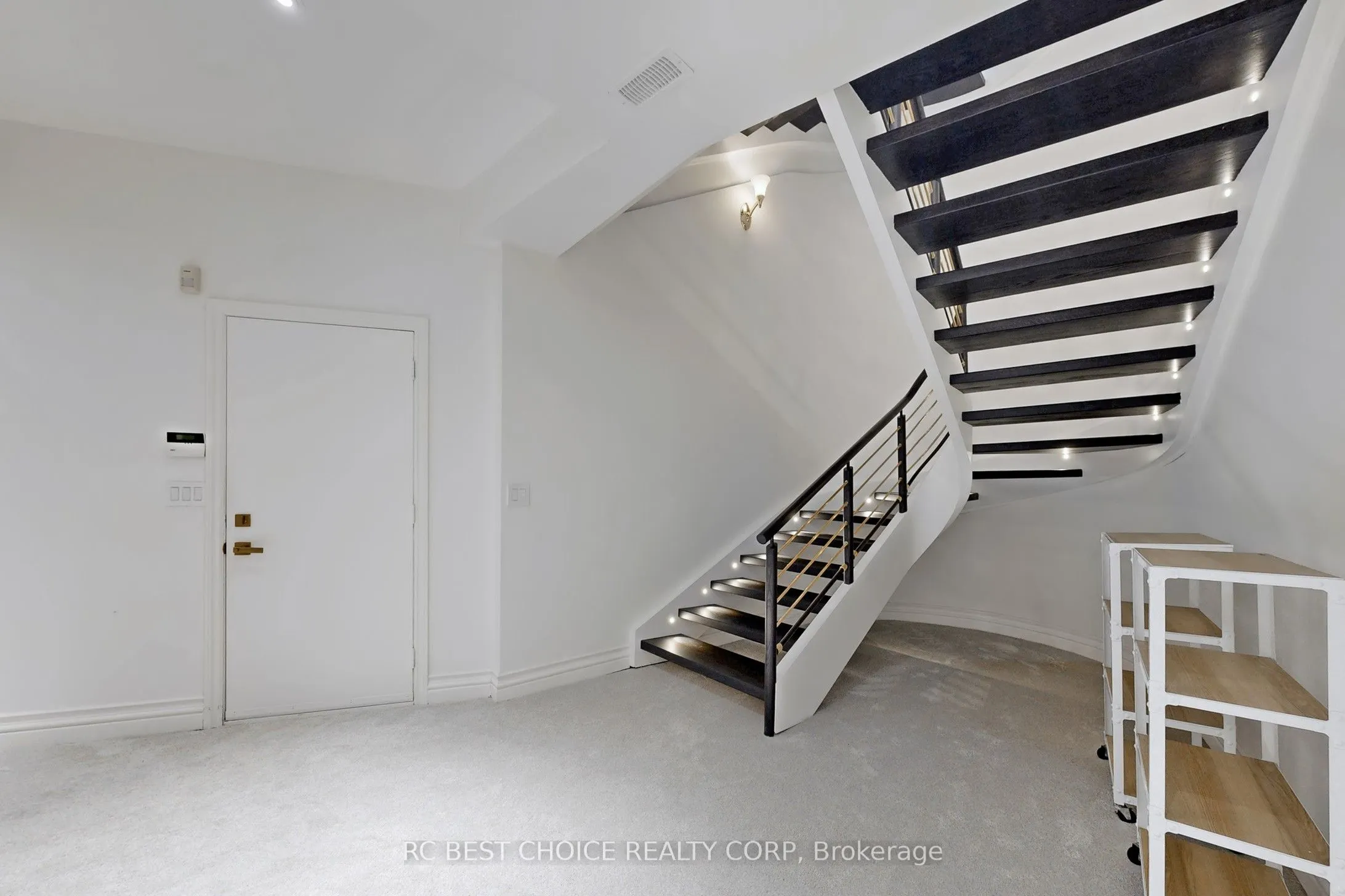 76 Silver Fox Place