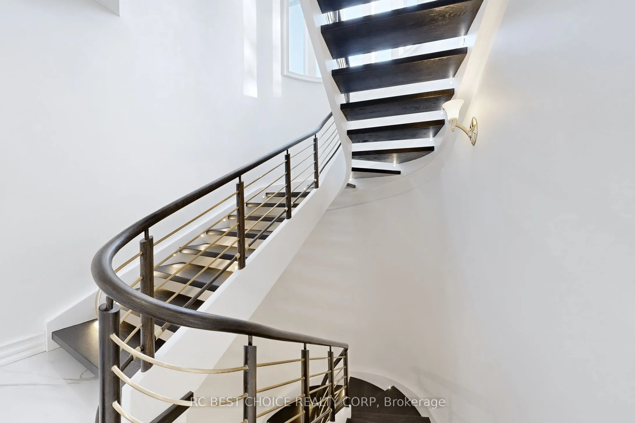 76 Silver Fox Place