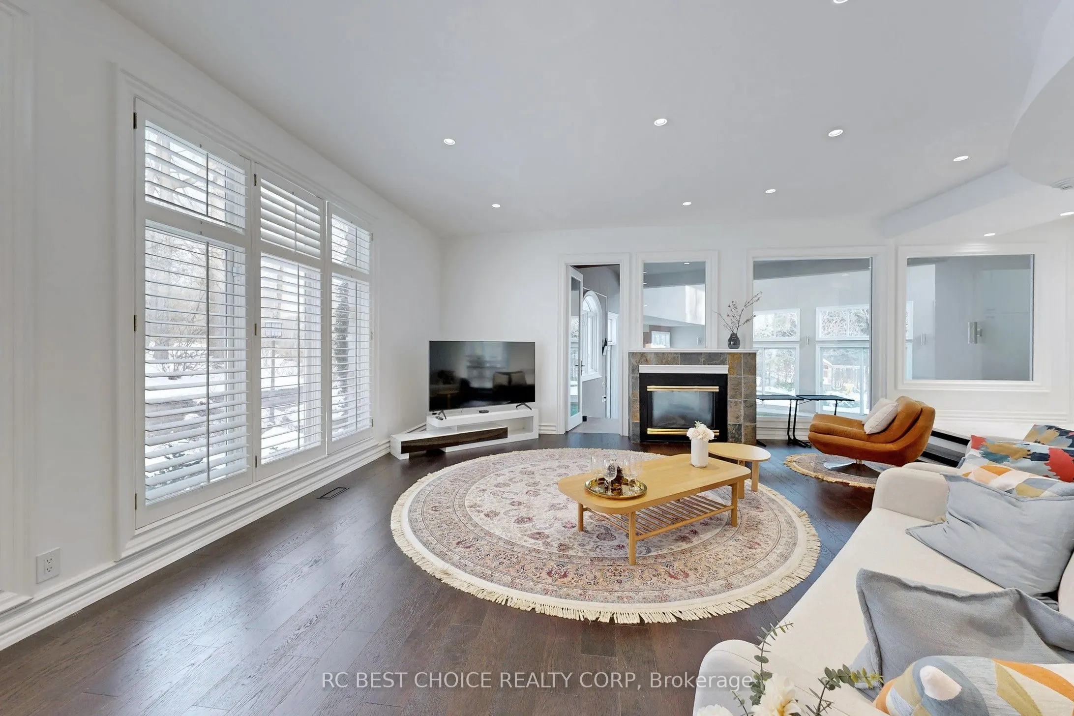 76 Silver Fox Place