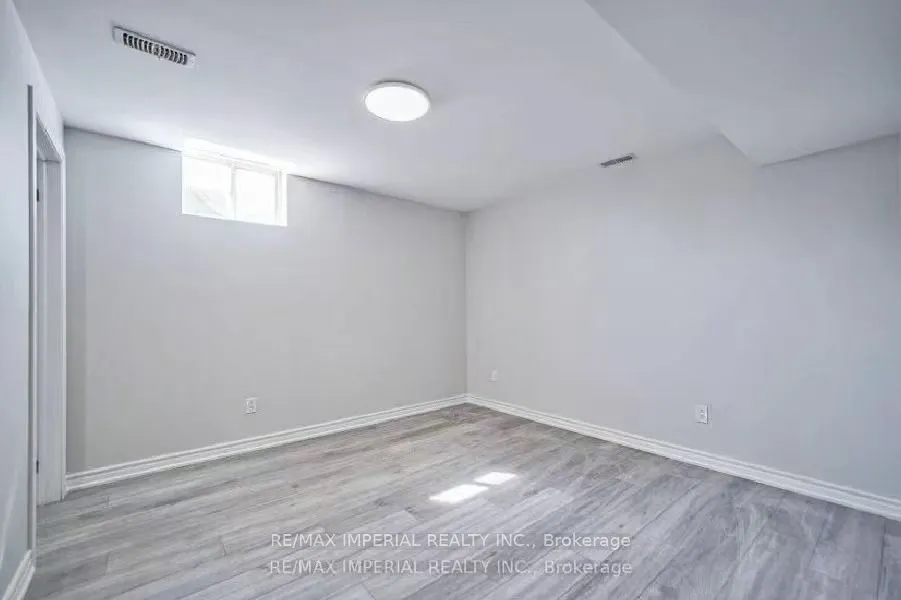 982 Wilbur Pipher Circle