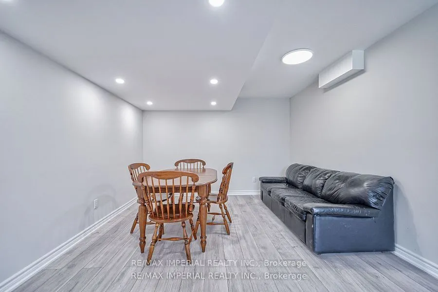 982 Wilbur Pipher Circle